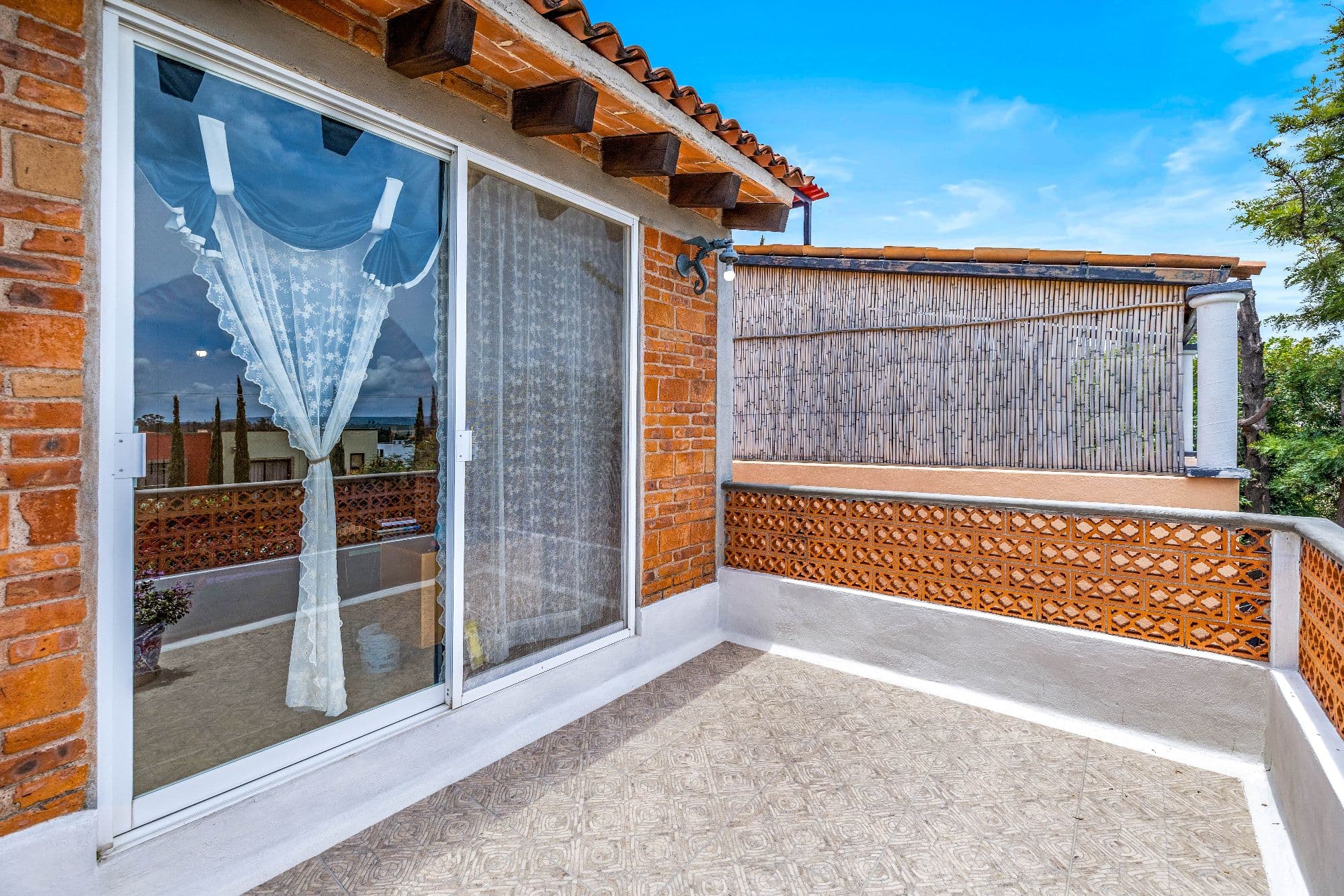 Casa Calle Llano 62 — photo 8 of 10