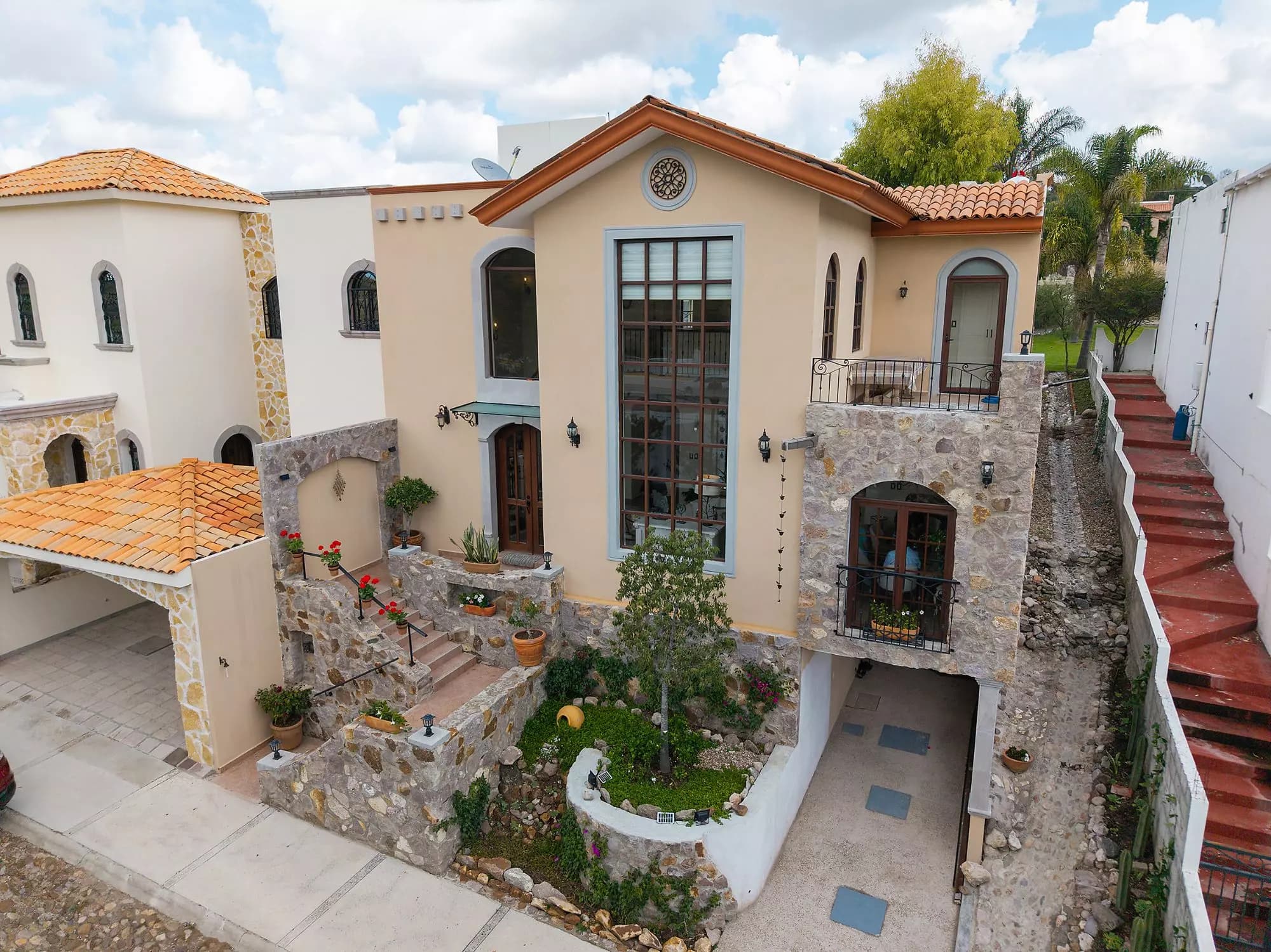 Casa de Diseño — photo 1 of 10