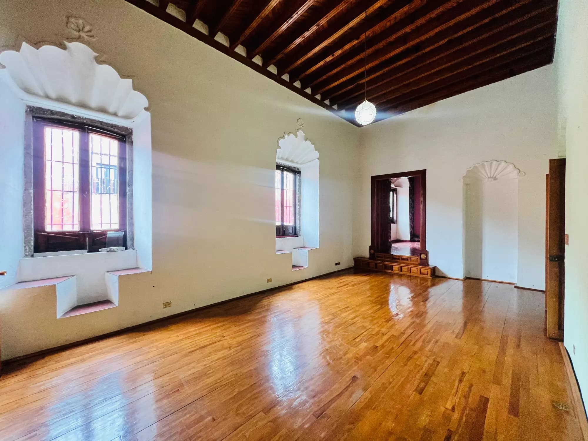 Casa y Estudio — photo 1 of 9