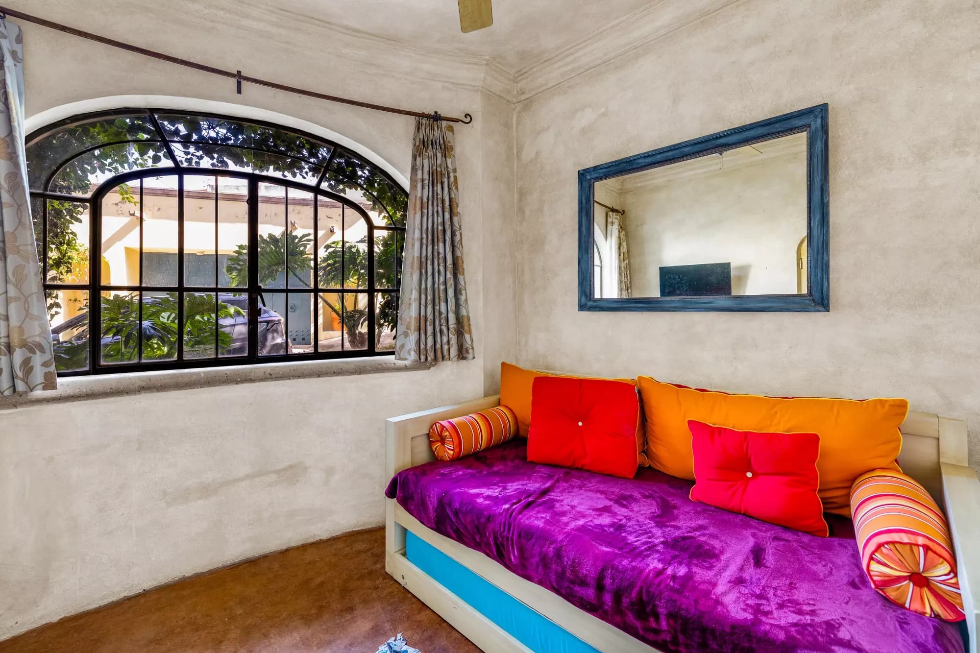 Casa Stone — photo 3 of 10