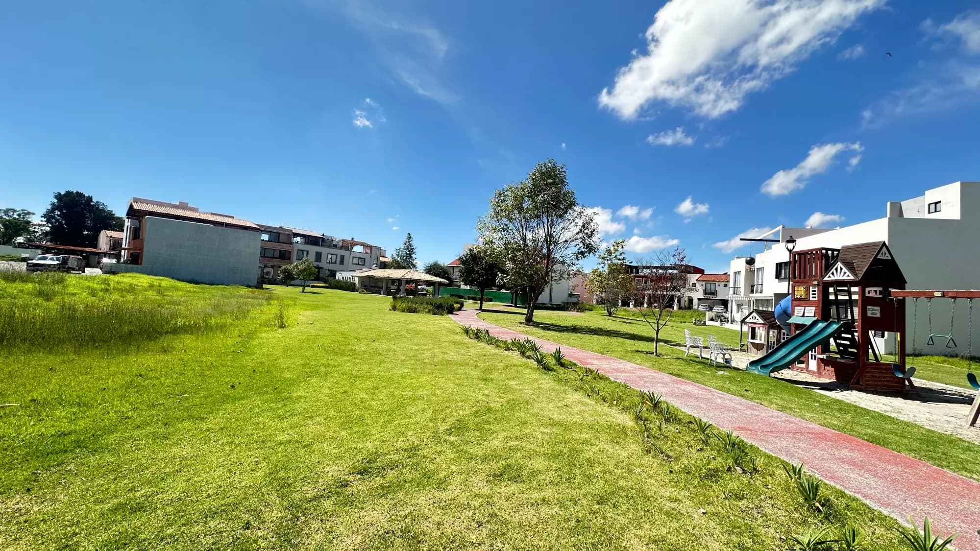 Terreno En Venta En Zirandaro Circuito Magnolias — photo 6 of 10