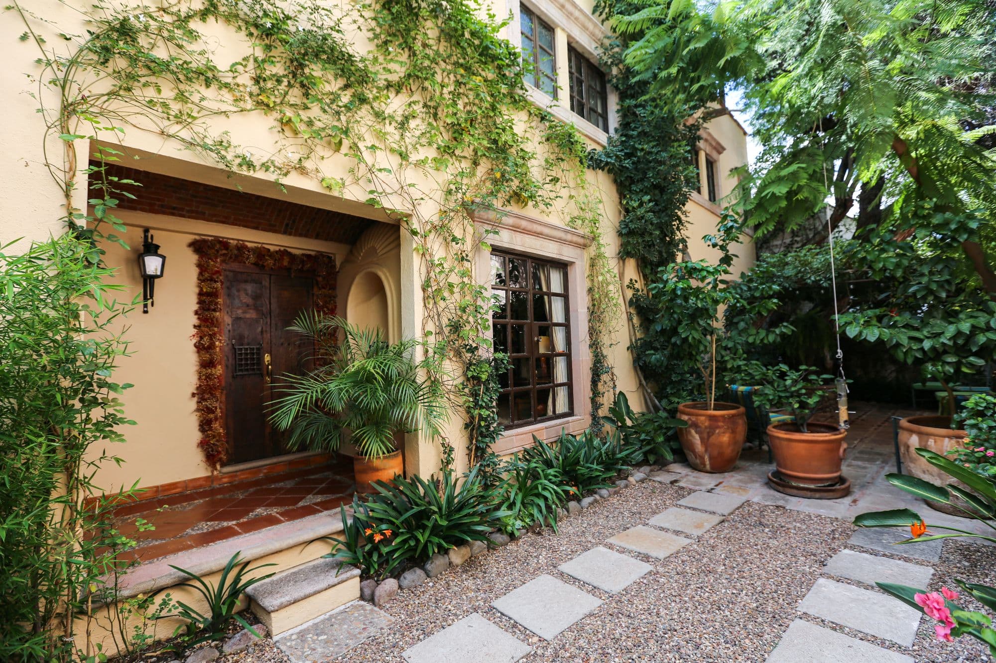 Casa Baeza — photo 1 of 10
