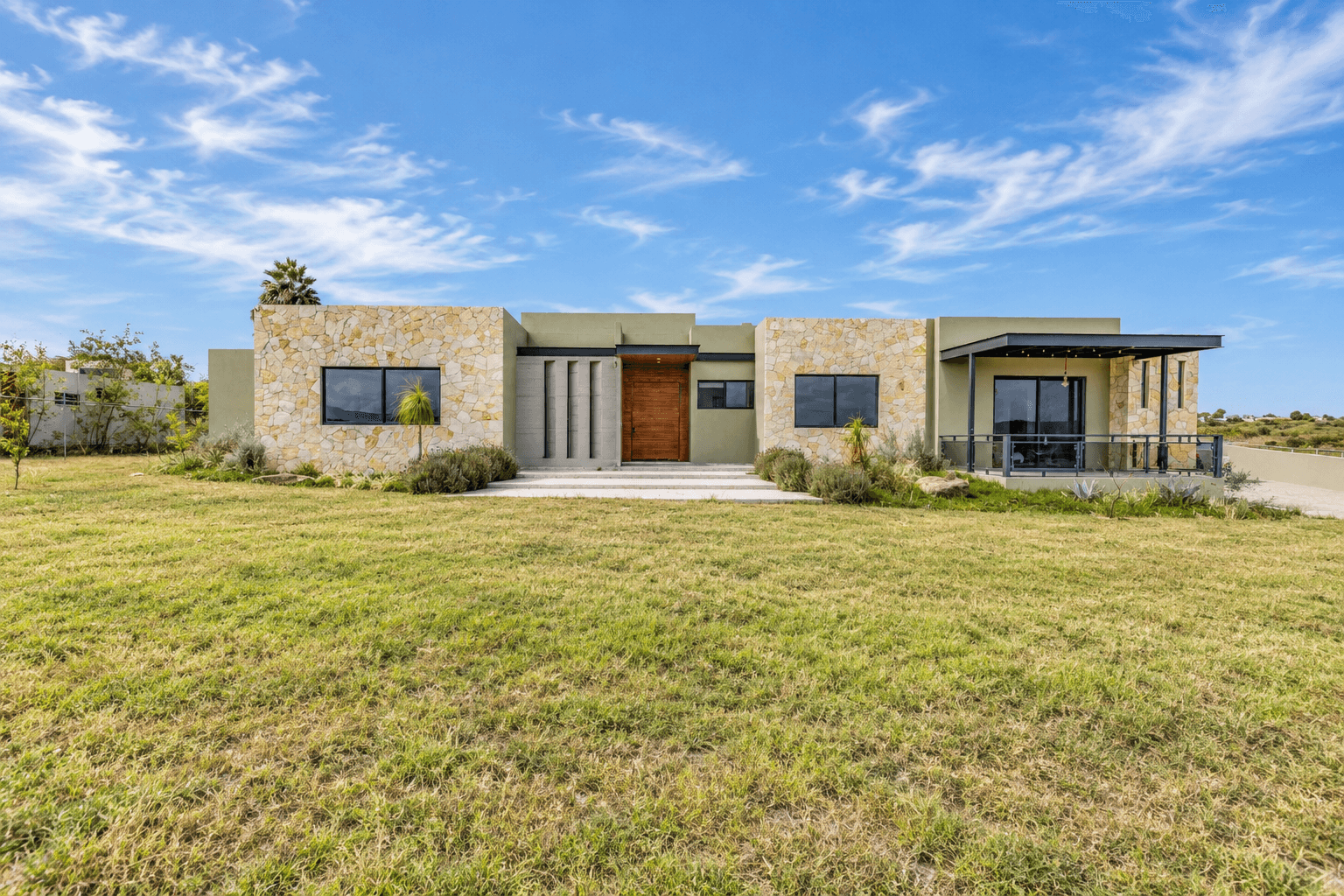 Casa Roxana - El Vergel de Los Laureles SMA