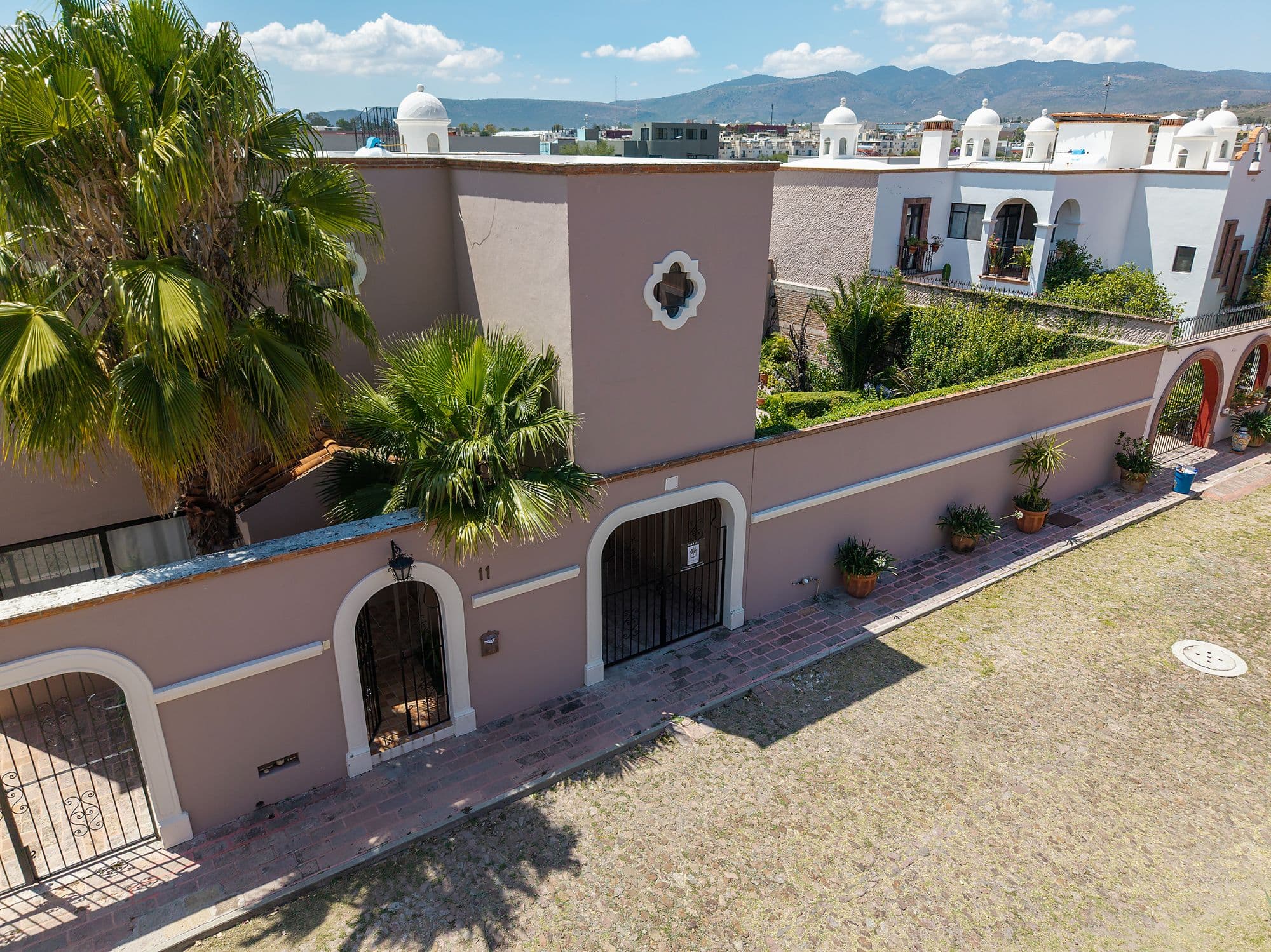 Casa Fuente — photo 1 of 10