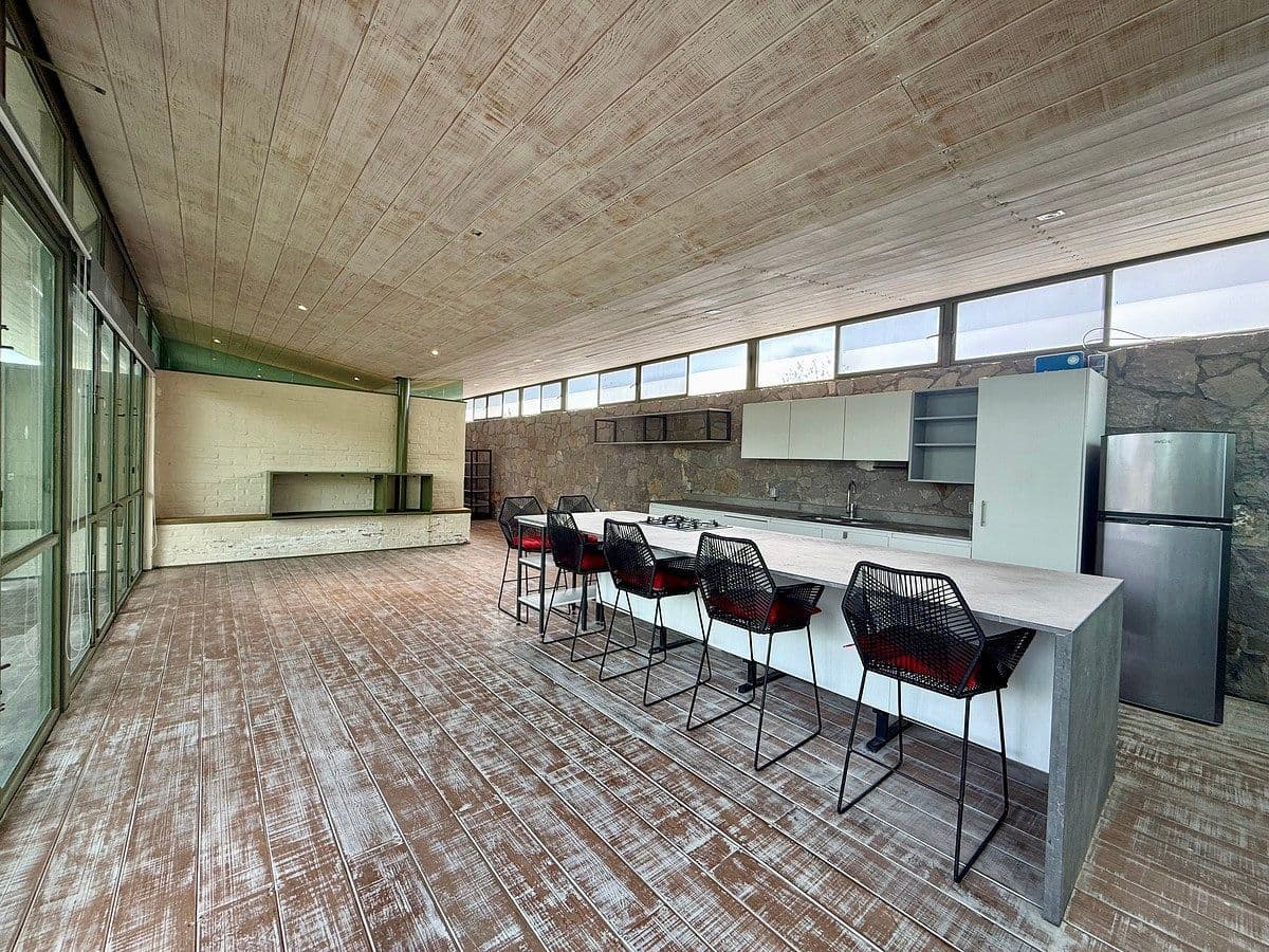 CASA 4 LAJA COUNTRY — photo 3 of 10