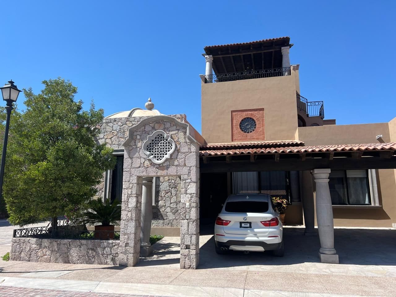 El Ensueño Residencia - Renta — photo 1 of 10