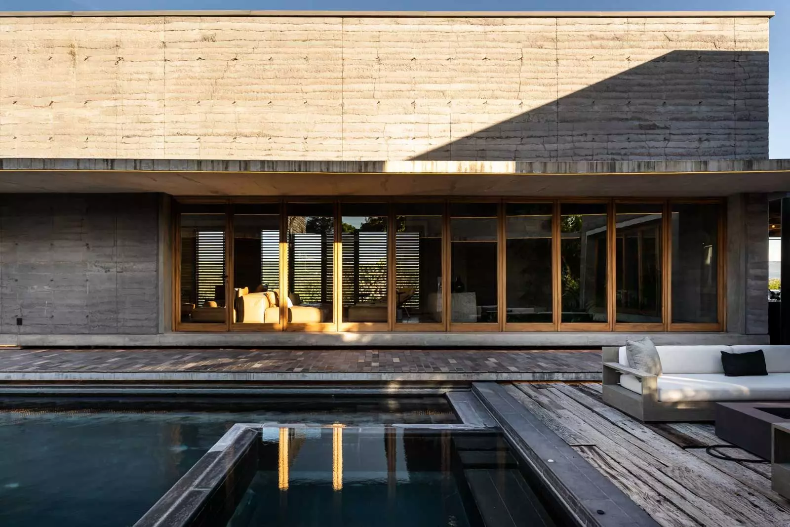 Casa Rammed Earth — photo 7 of 10