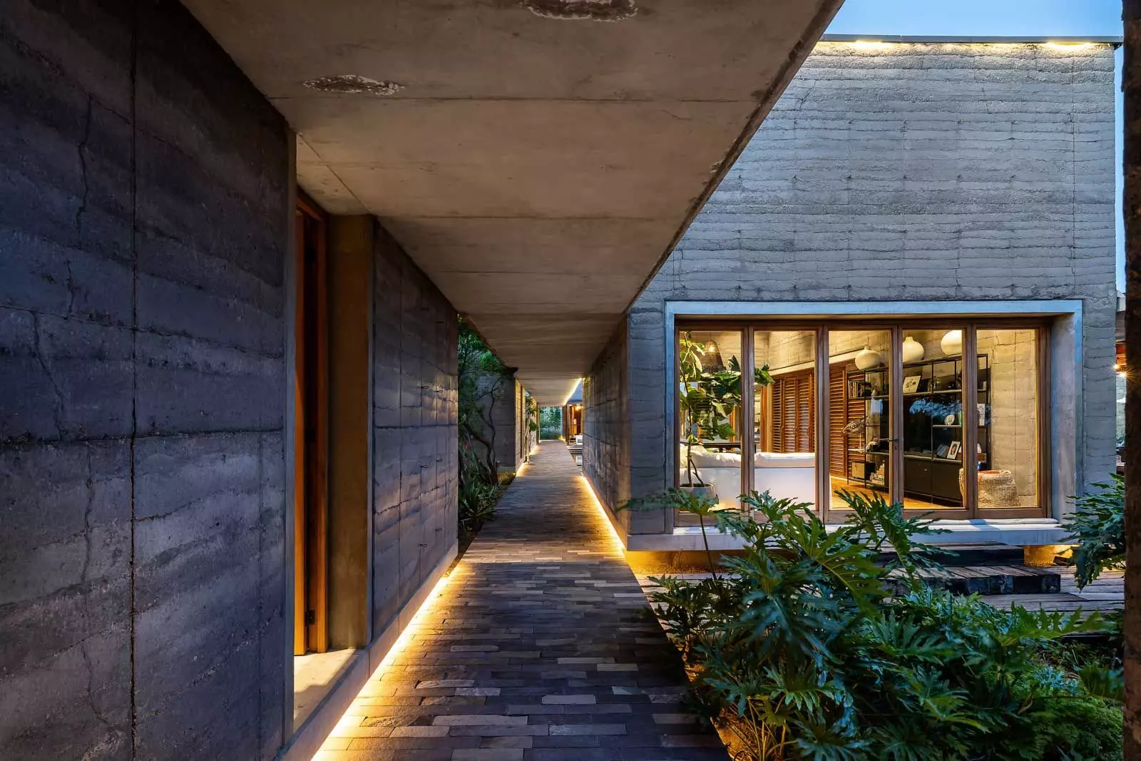 Casa Rammed Earth — photo 10 of 10