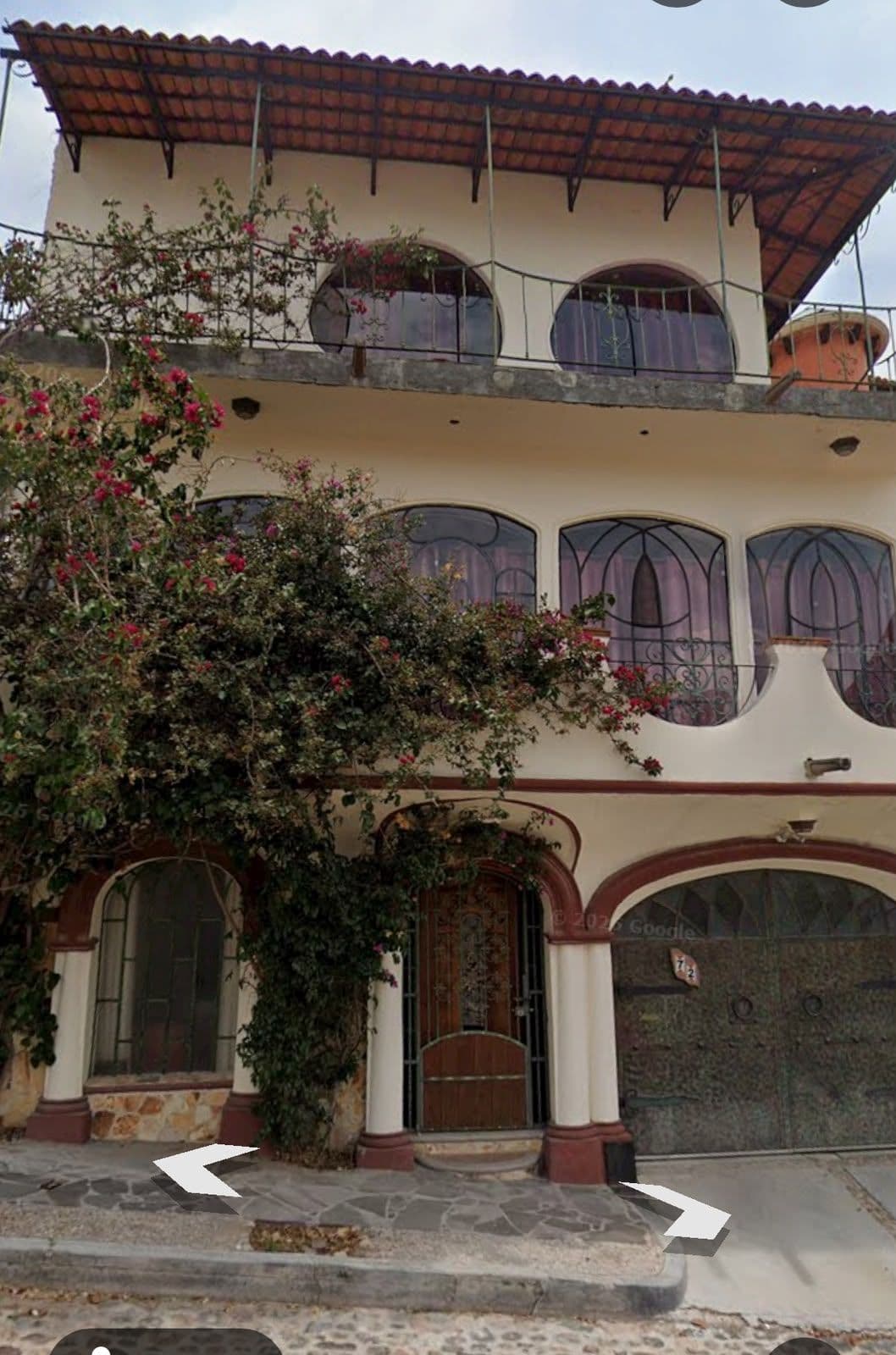 CASA NOUVEAU — photo 1 of 3