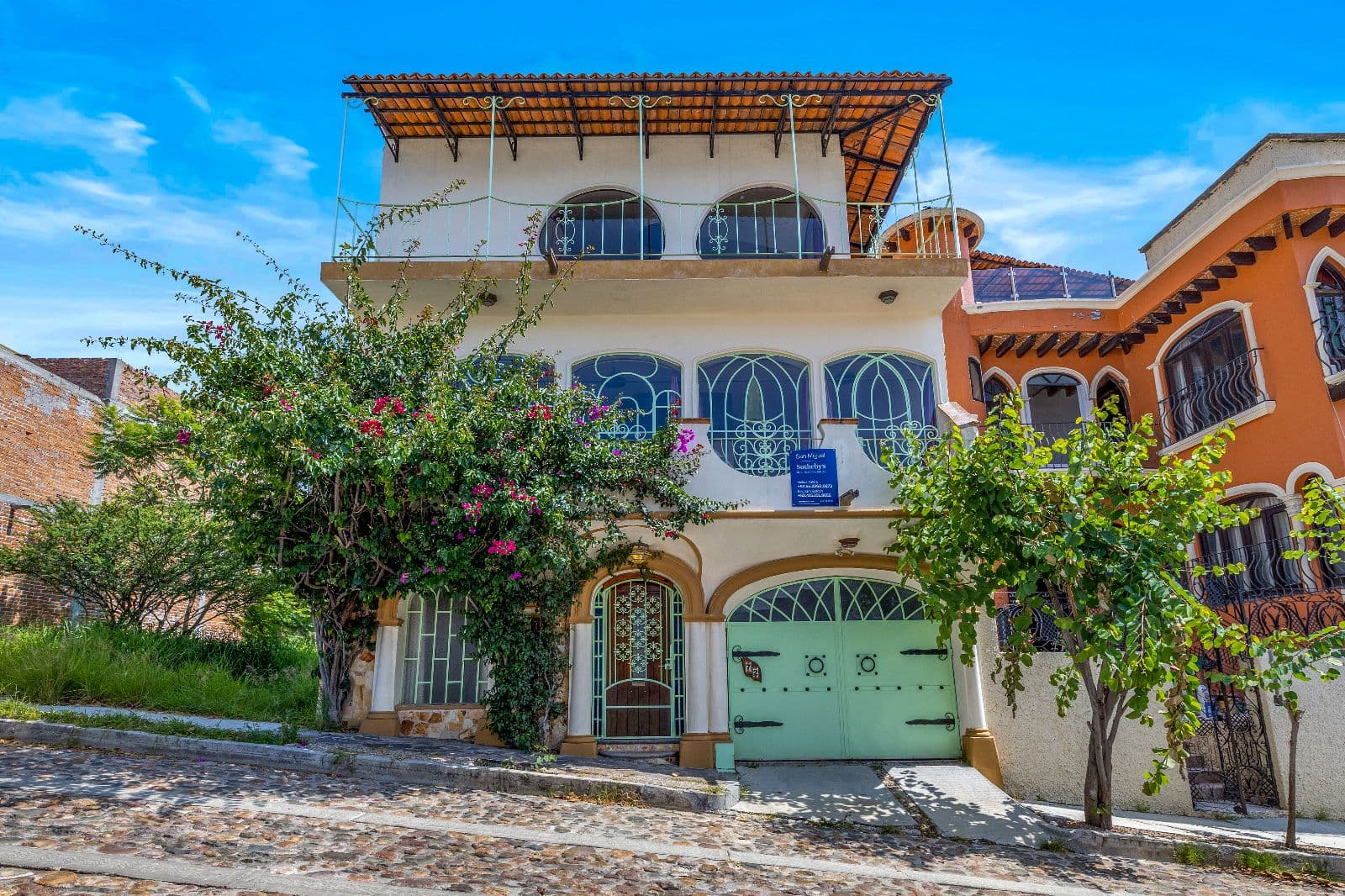 CASA NOUVEAU — photo 1 of 10