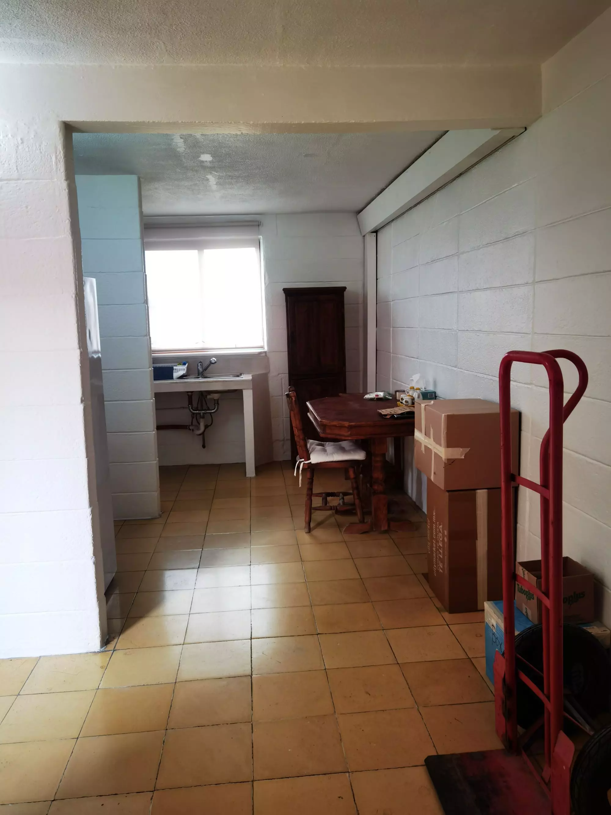 Investment opportunity FIXER UPPER!! — photo 2 of 7