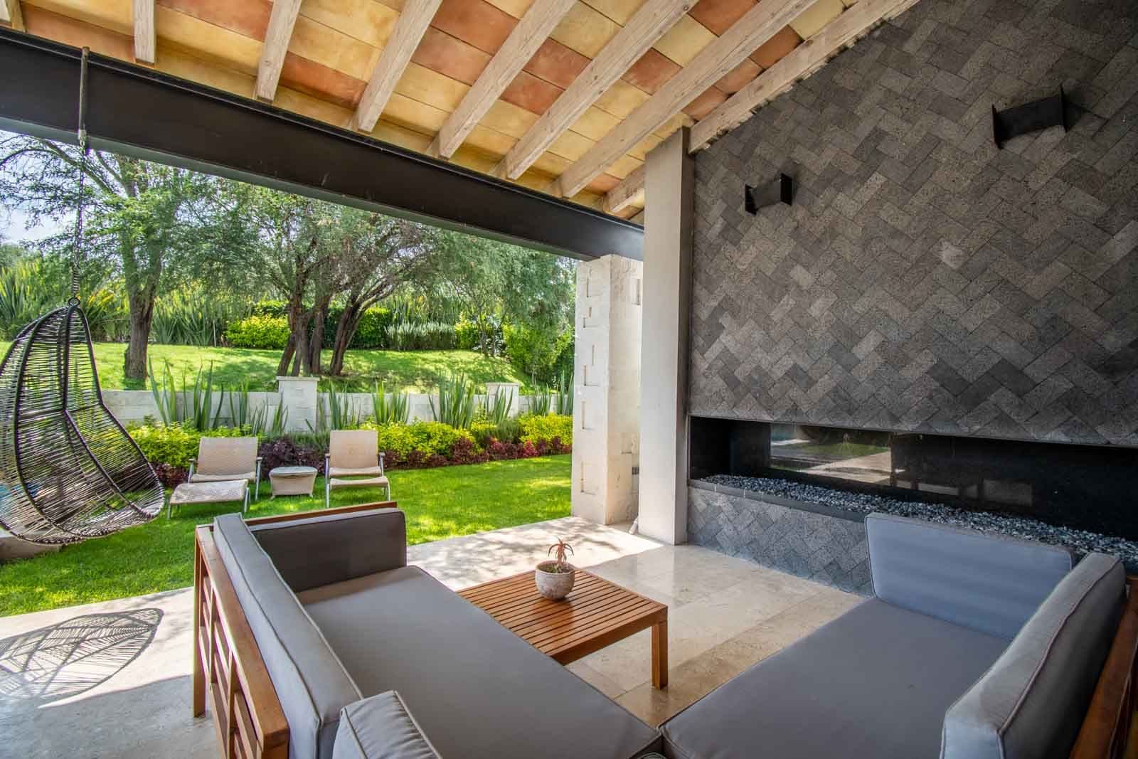 Casa Encino — photo 8 of 10