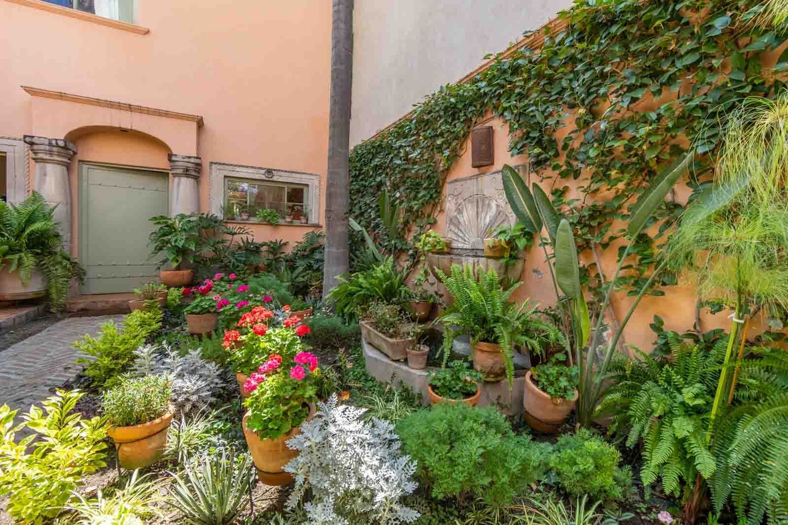 Secret Garden — photo 1 of 10