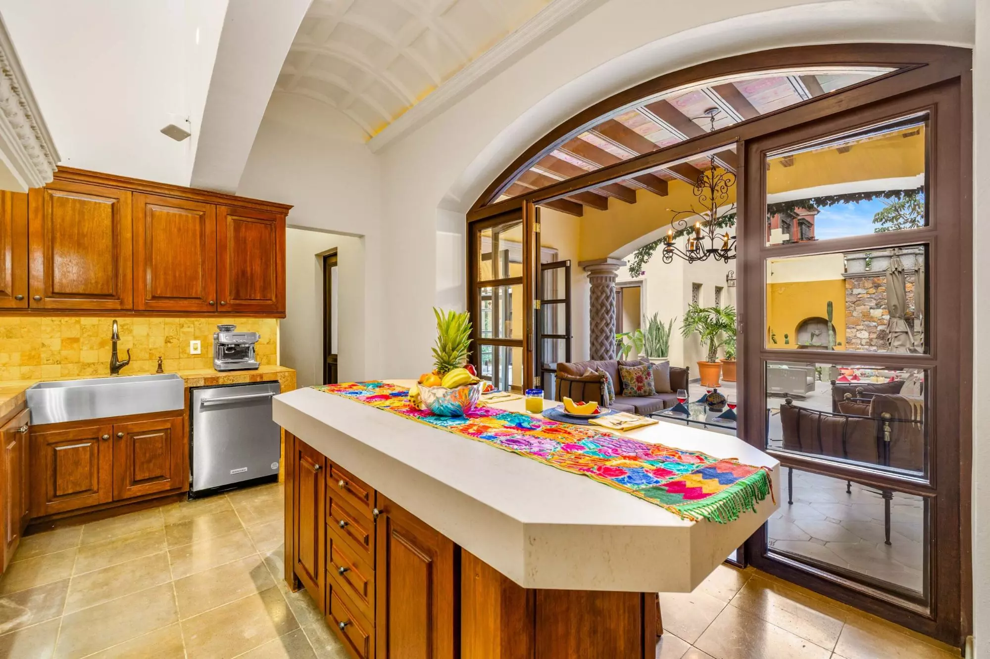 Casa Nostra Familia — photo 7 of 10