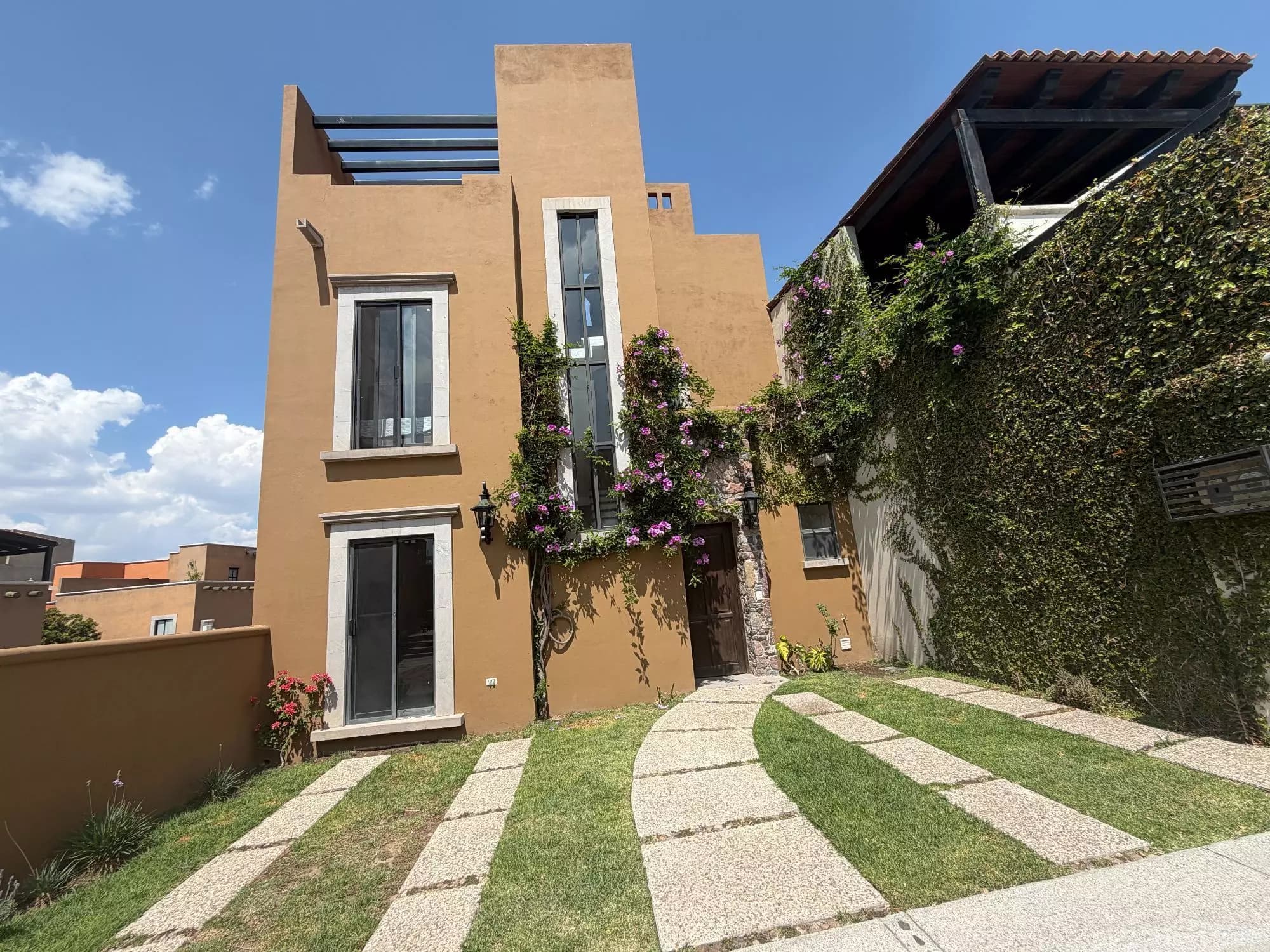 Casa Marcela — photo 1 of 10