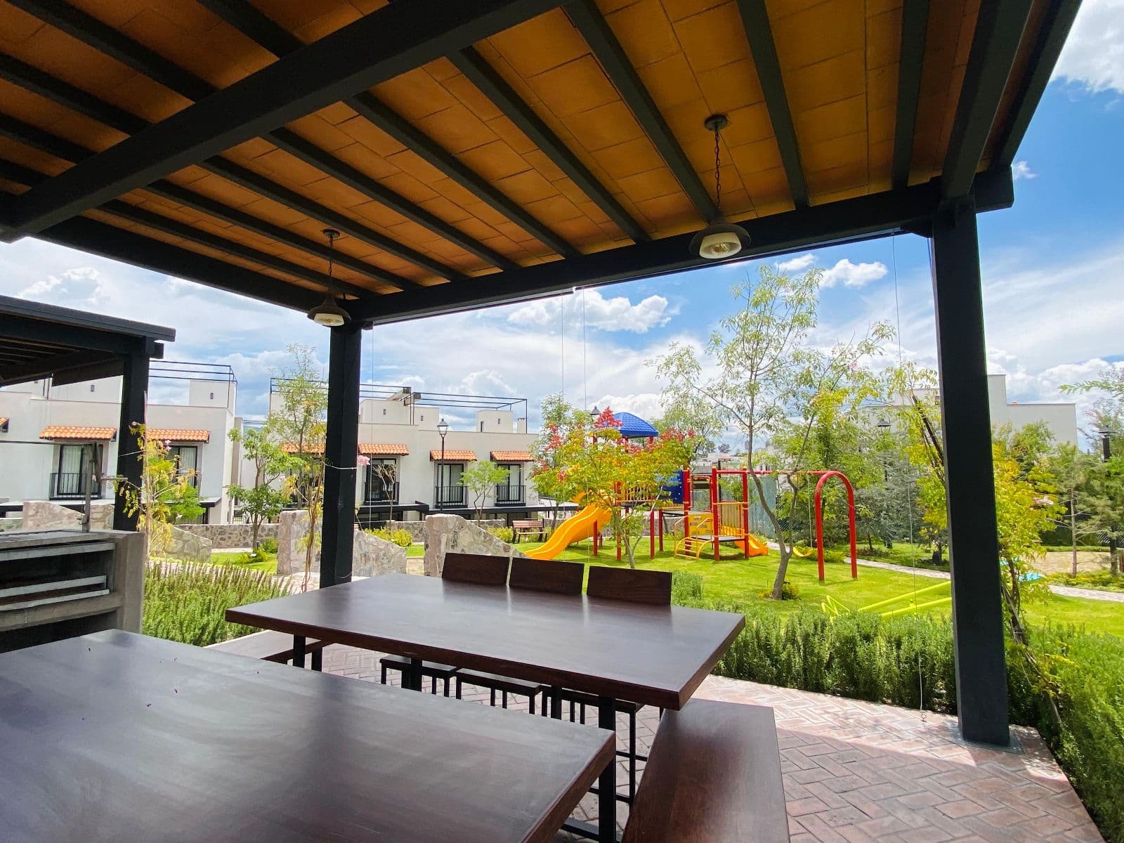 CONDOMINIO MONTECARLO LANTANA — photo 7 of 10