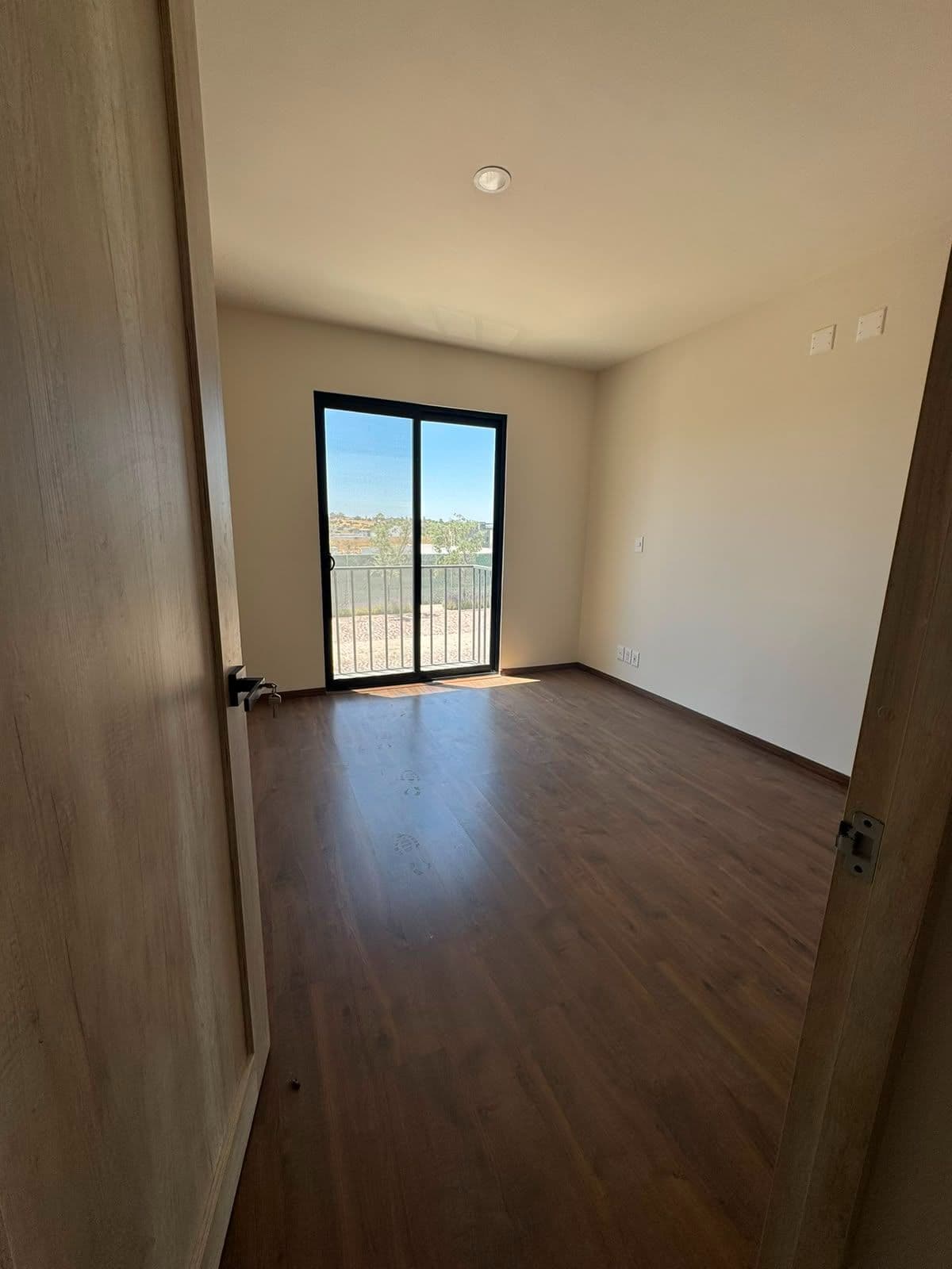 CONDOMINIO MONTECARLO LANTANA — photo 8 of 10