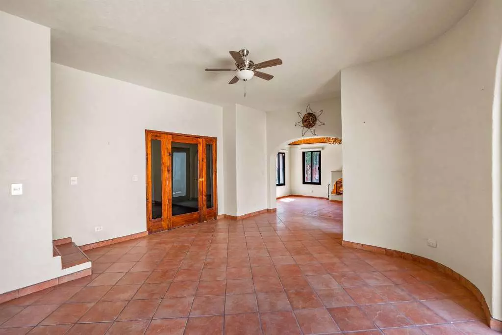 Casa Fuente Del Sol — photo 8 of 10
