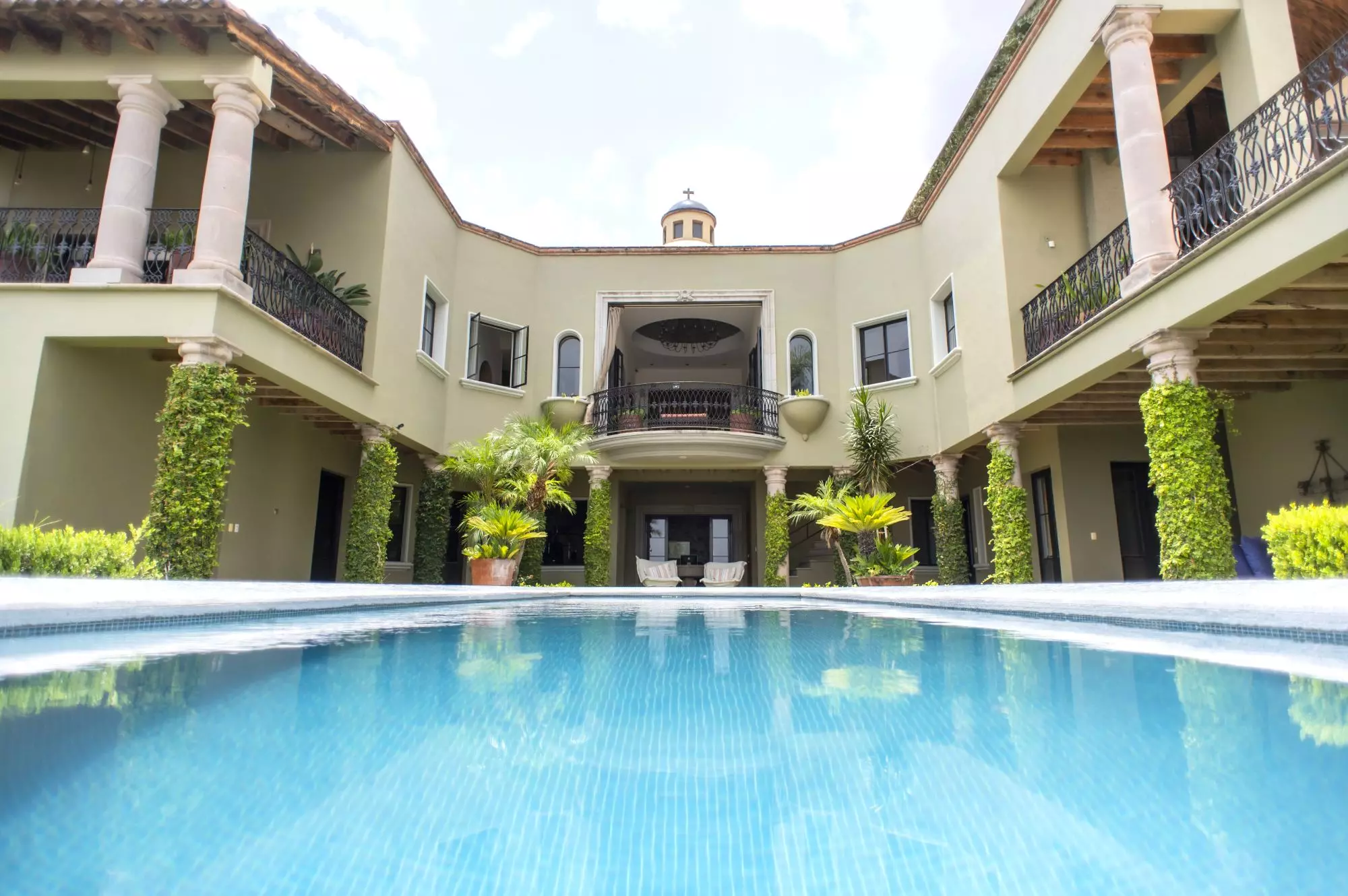 Casa Cheval — photo 1 of 10