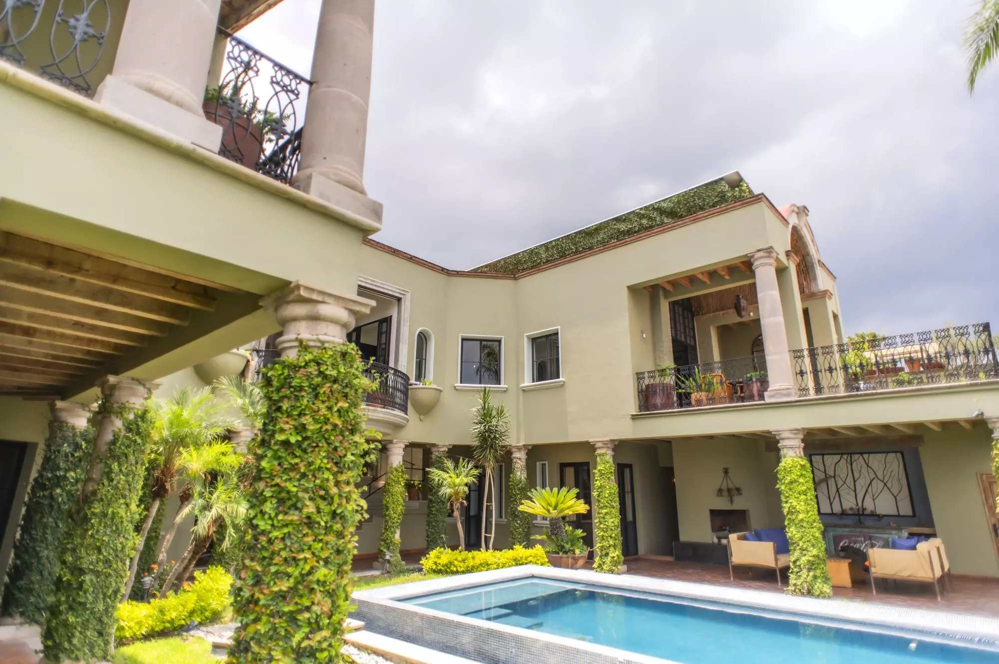 Casa Cheval — photo 4 of 10