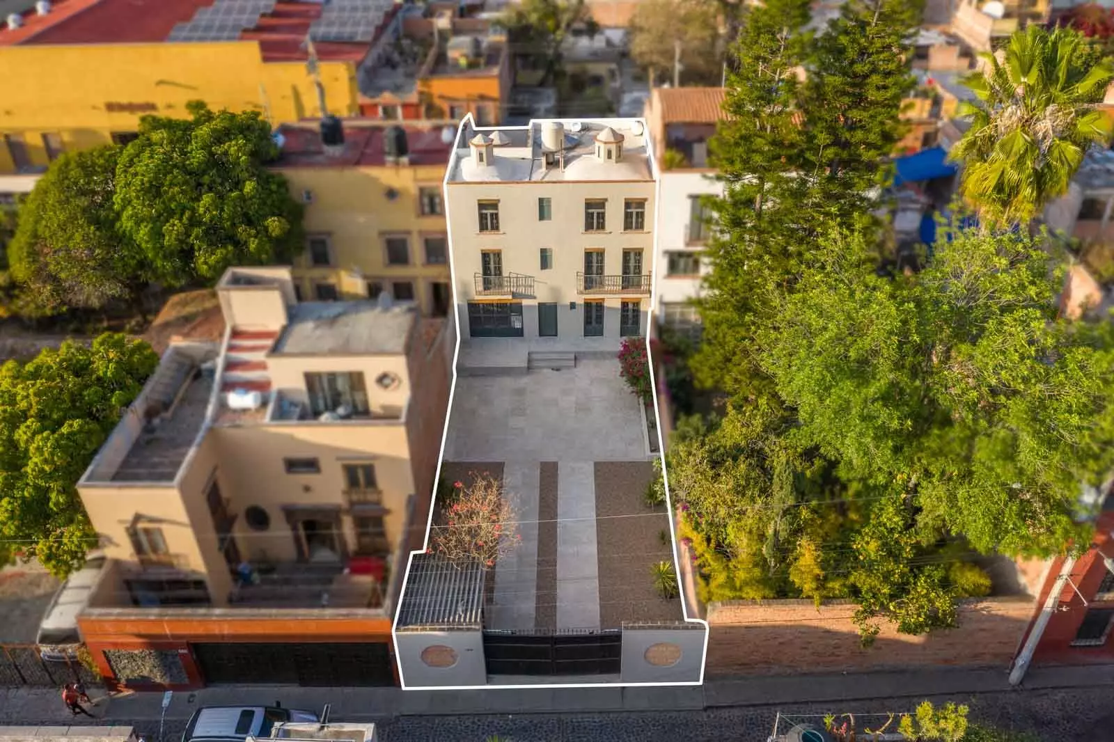 Casa Dos Mundos — photo 1 of 10