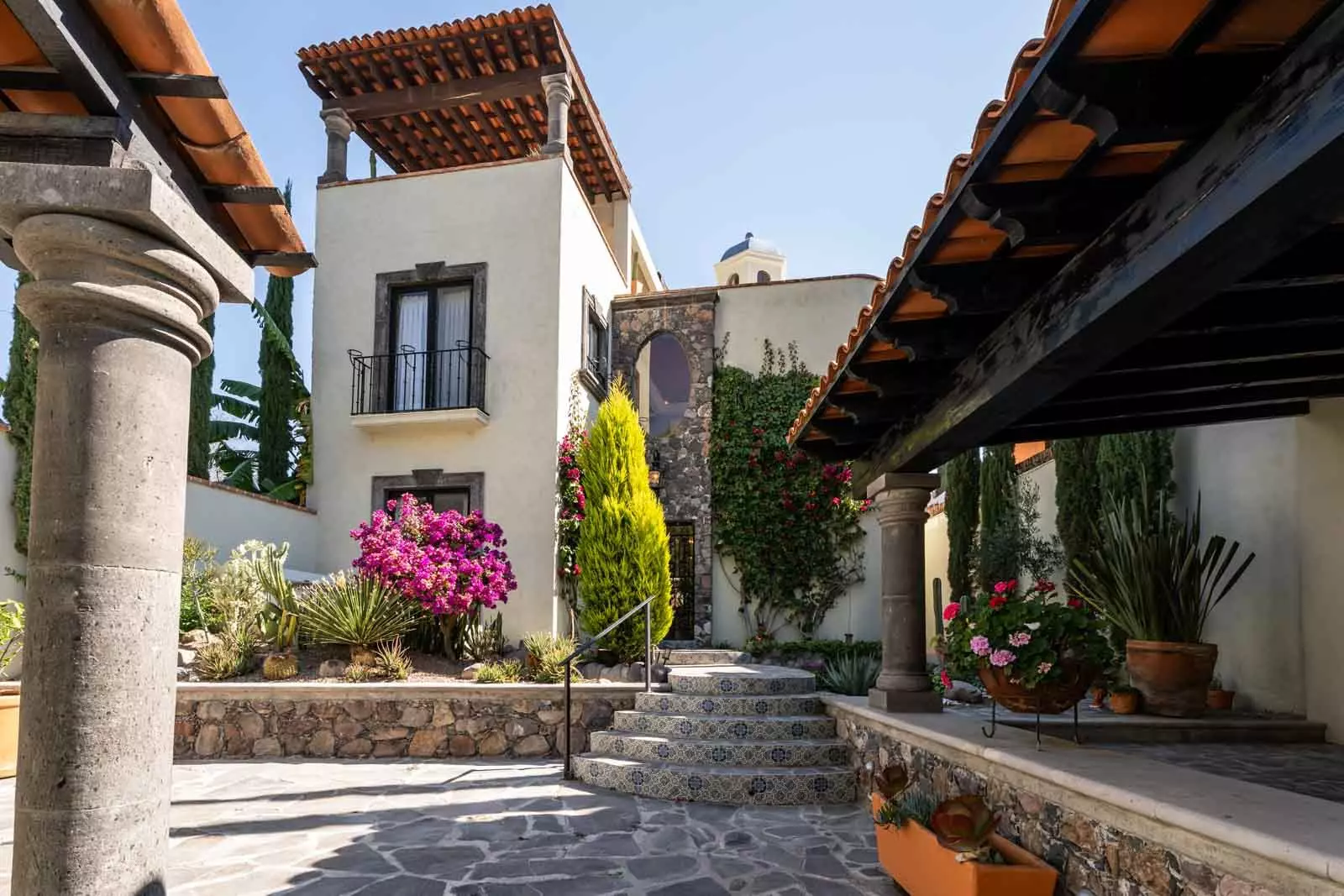 Casa Pacifica — photo 1 of 10
