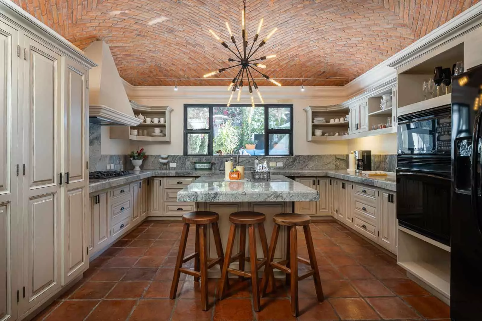 Casa Pacifica — photo 10 of 10