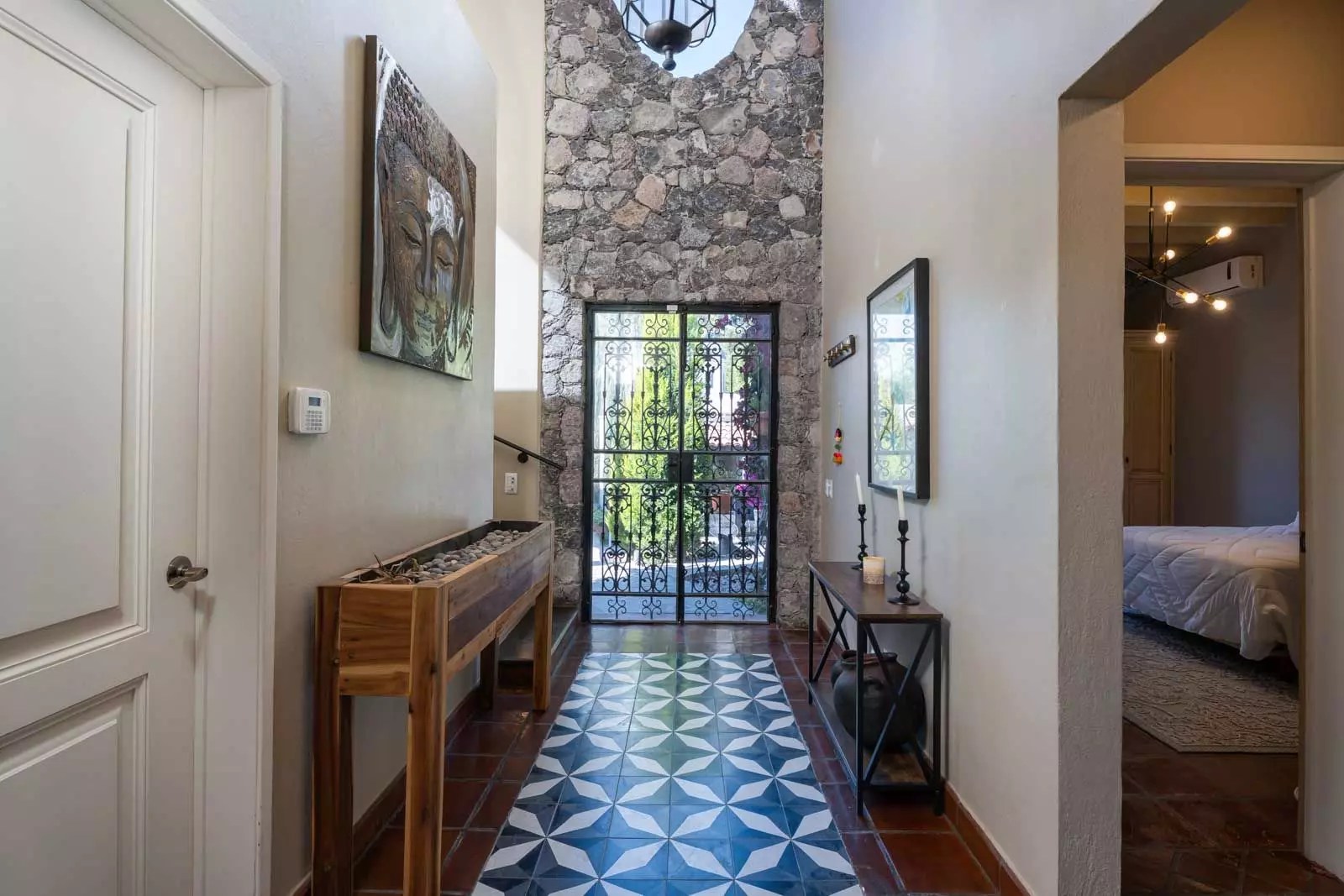 Casa Pacifica — photo 4 of 10