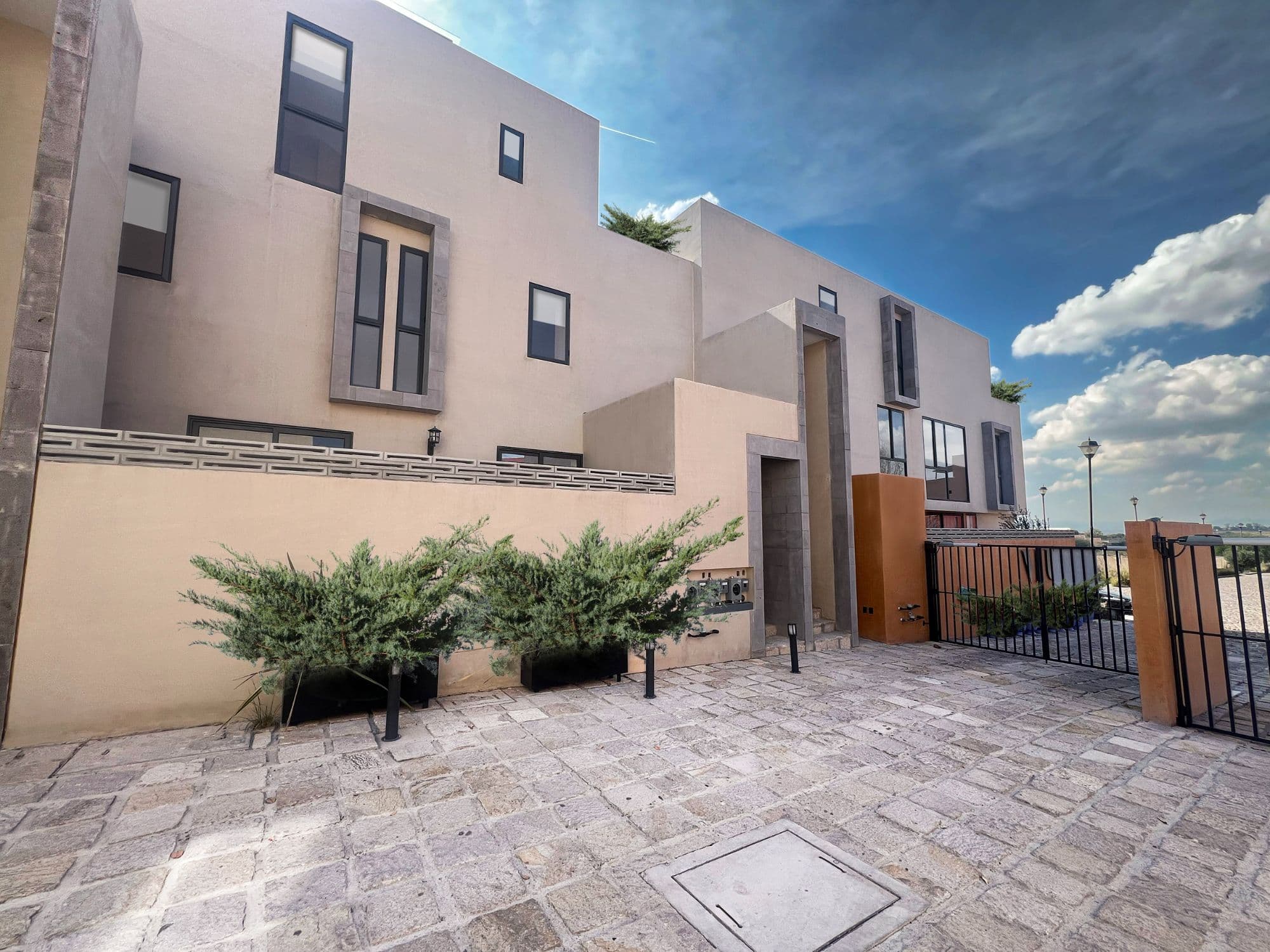 APARTMENT VIU SAN MIGUEL — photo 4 of 10