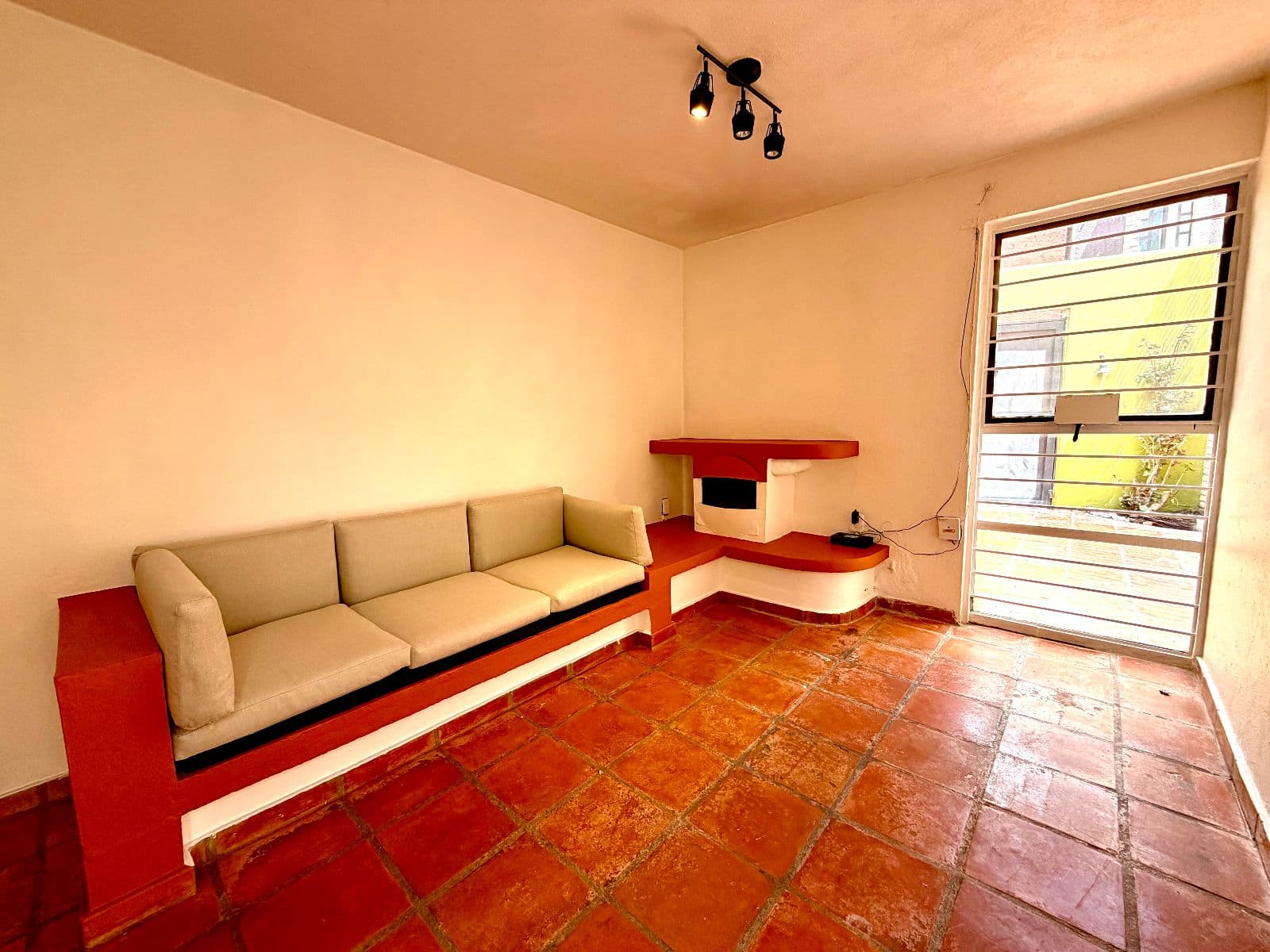CASA ALLENDE — photo 8 of 10