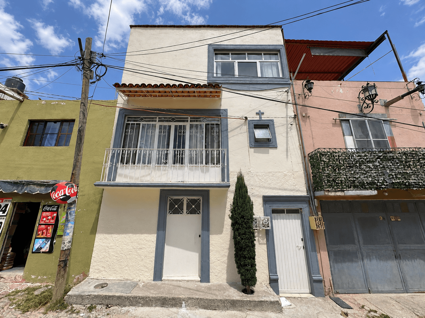 FIXER UPPER NICOLAS BRAVO — photo 1 of 10