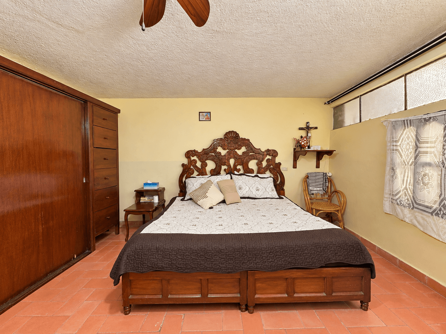 FIXER UPPER NICOLAS BRAVO — photo 9 of 10