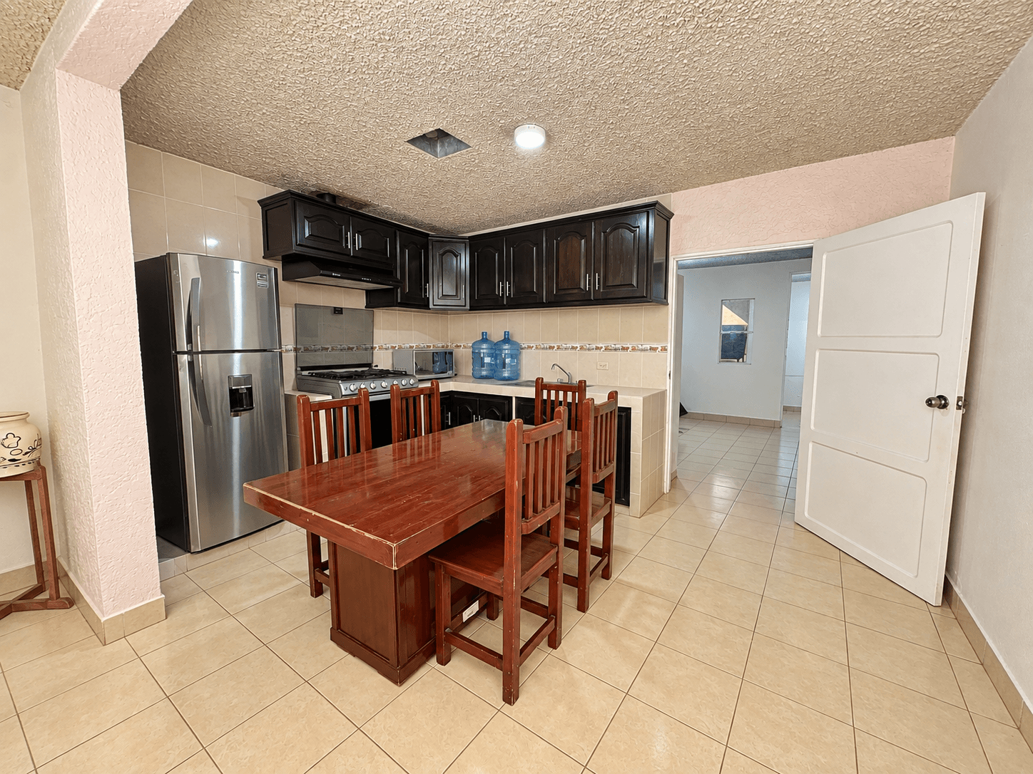 FIXER UPPER NICOLAS BRAVO — photo 2 of 10