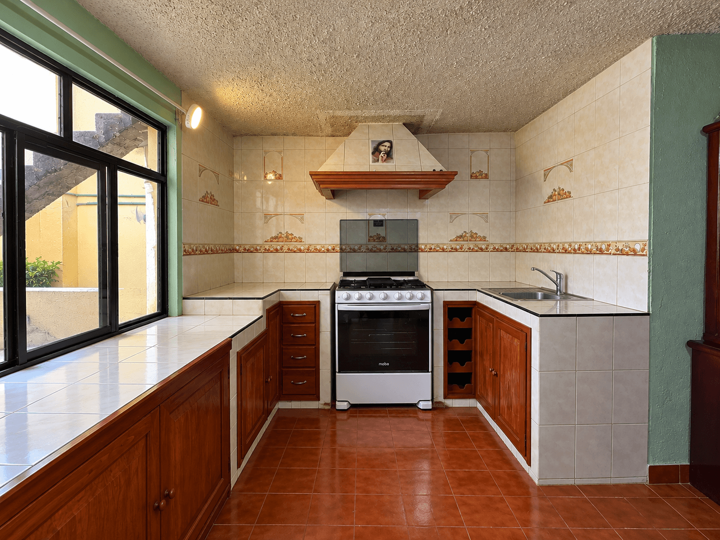 FIXER UPPER NICOLAS BRAVO — photo 10 of 10