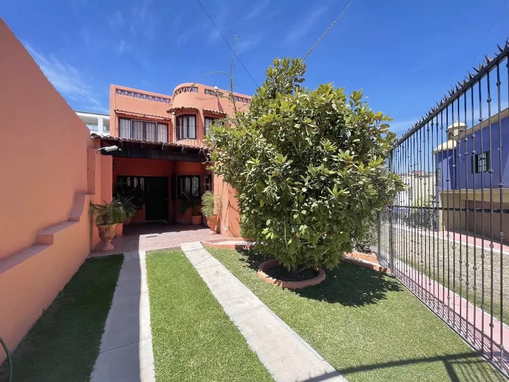 Casa Tesoro — photo 1 of 10
