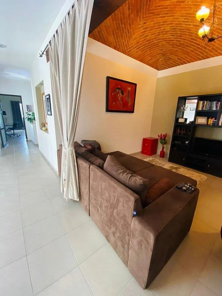 Casa Magenta — photo 4 of 10