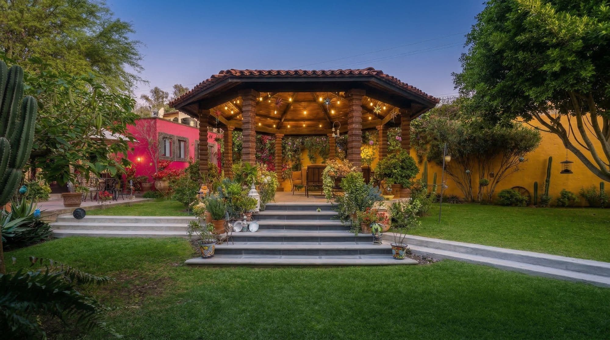 Casa Mariposa | Garden Oasis — photo 1 of 10