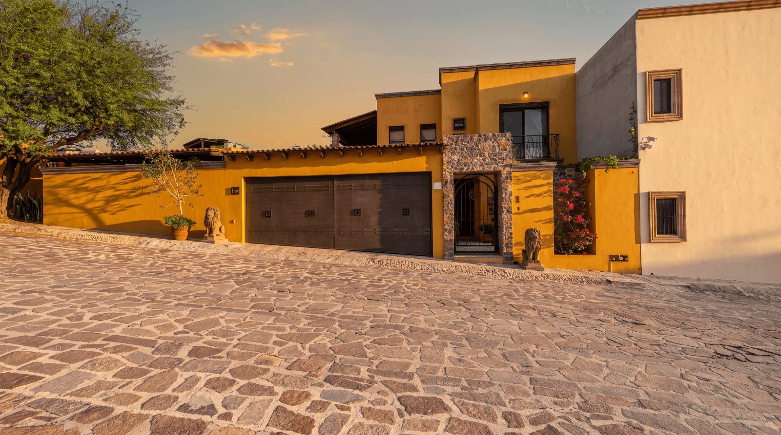 Casa Mariposa | Garden Oasis — photo 1 of 10
