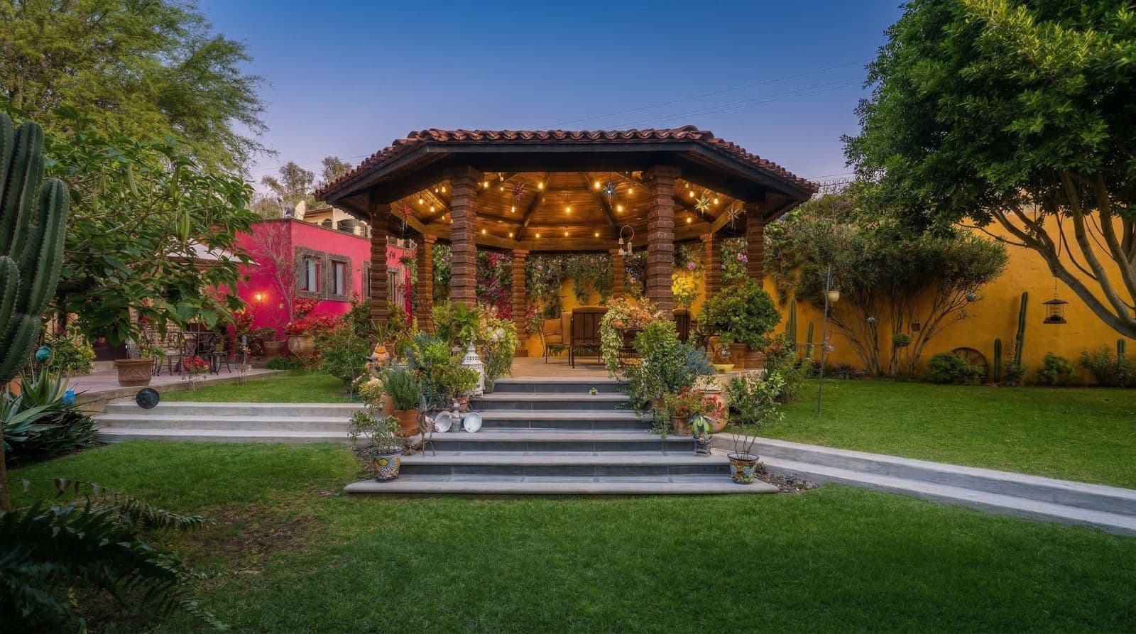 Casa Mariposa | Garden Oasis — photo 1 of 10