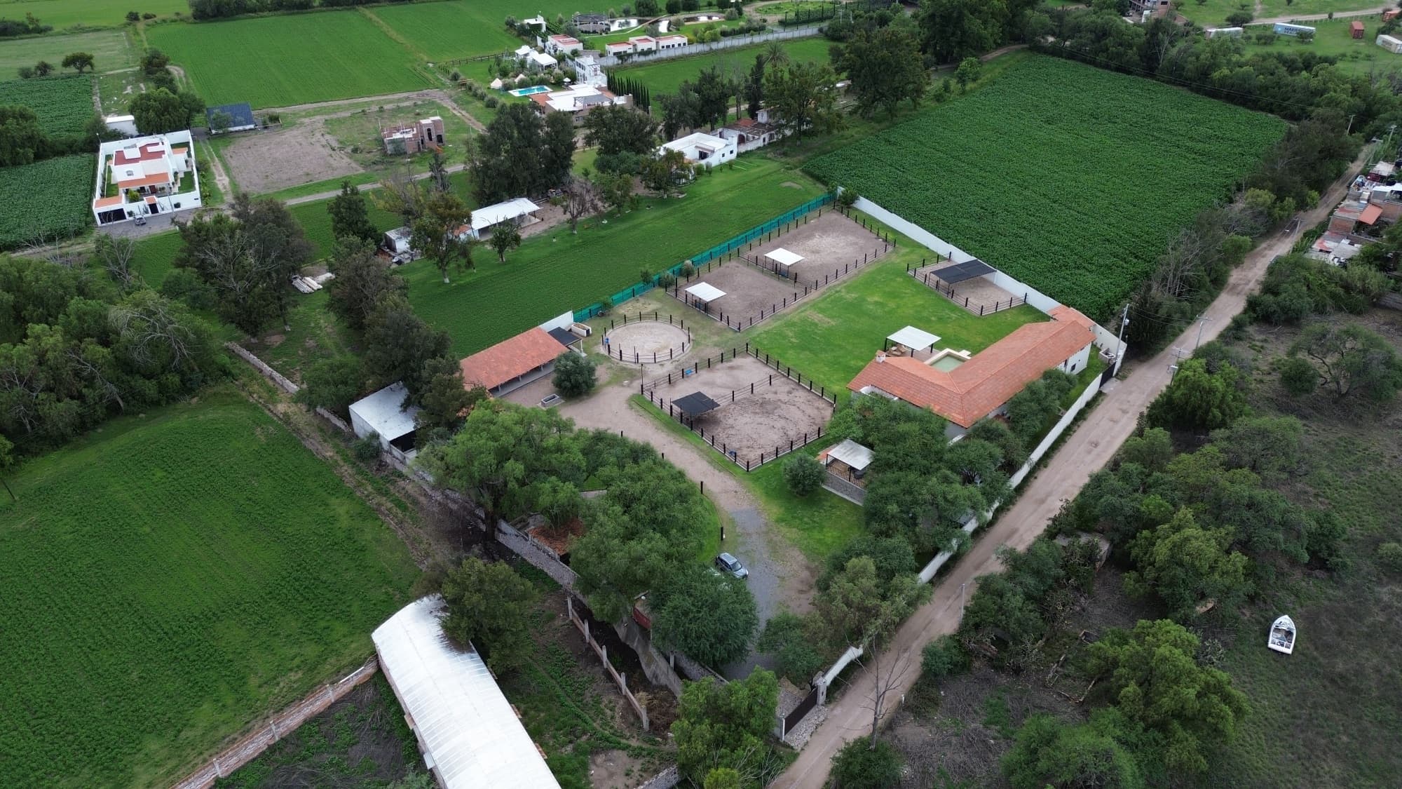 Los Pinos — photo 1 of 10