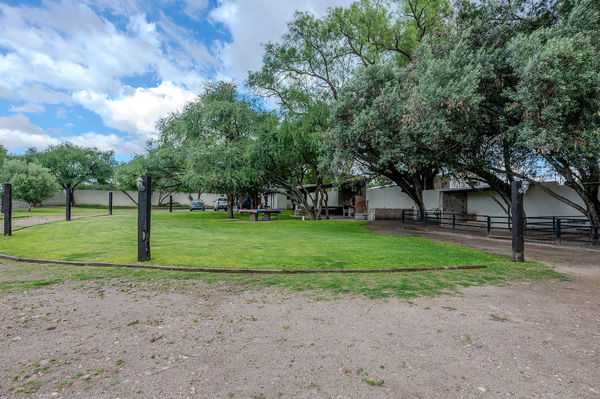 Los Pinos — photo 4 of 10