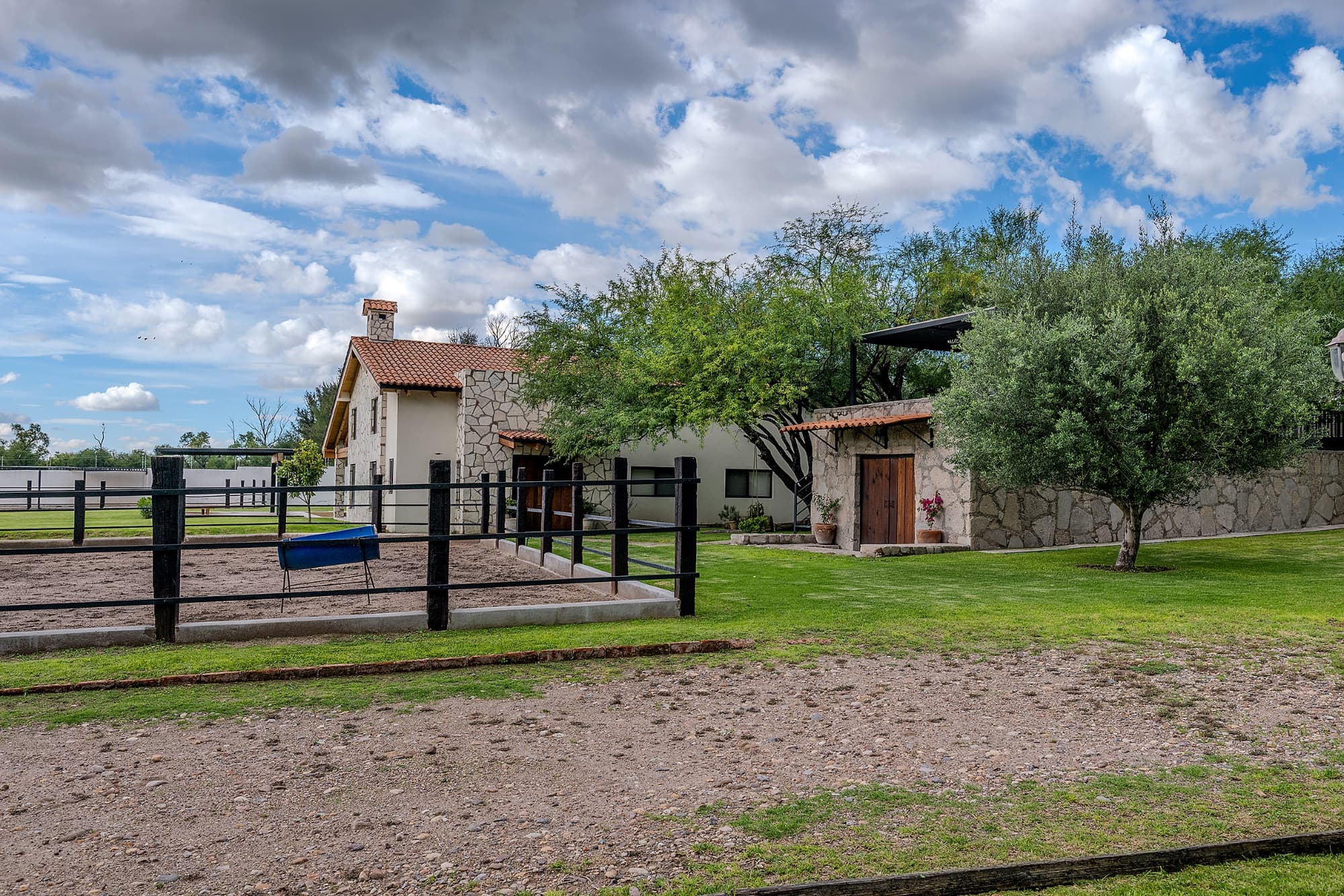 Los Pinos — photo 5 of 10