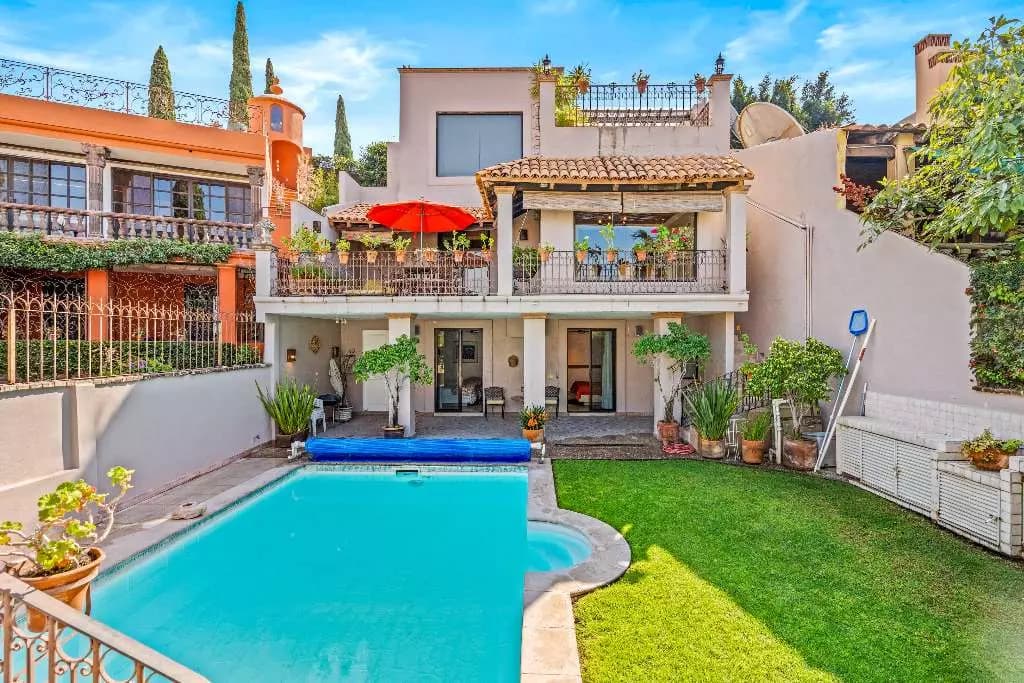 Casa Sinfin — photo 2 of 3