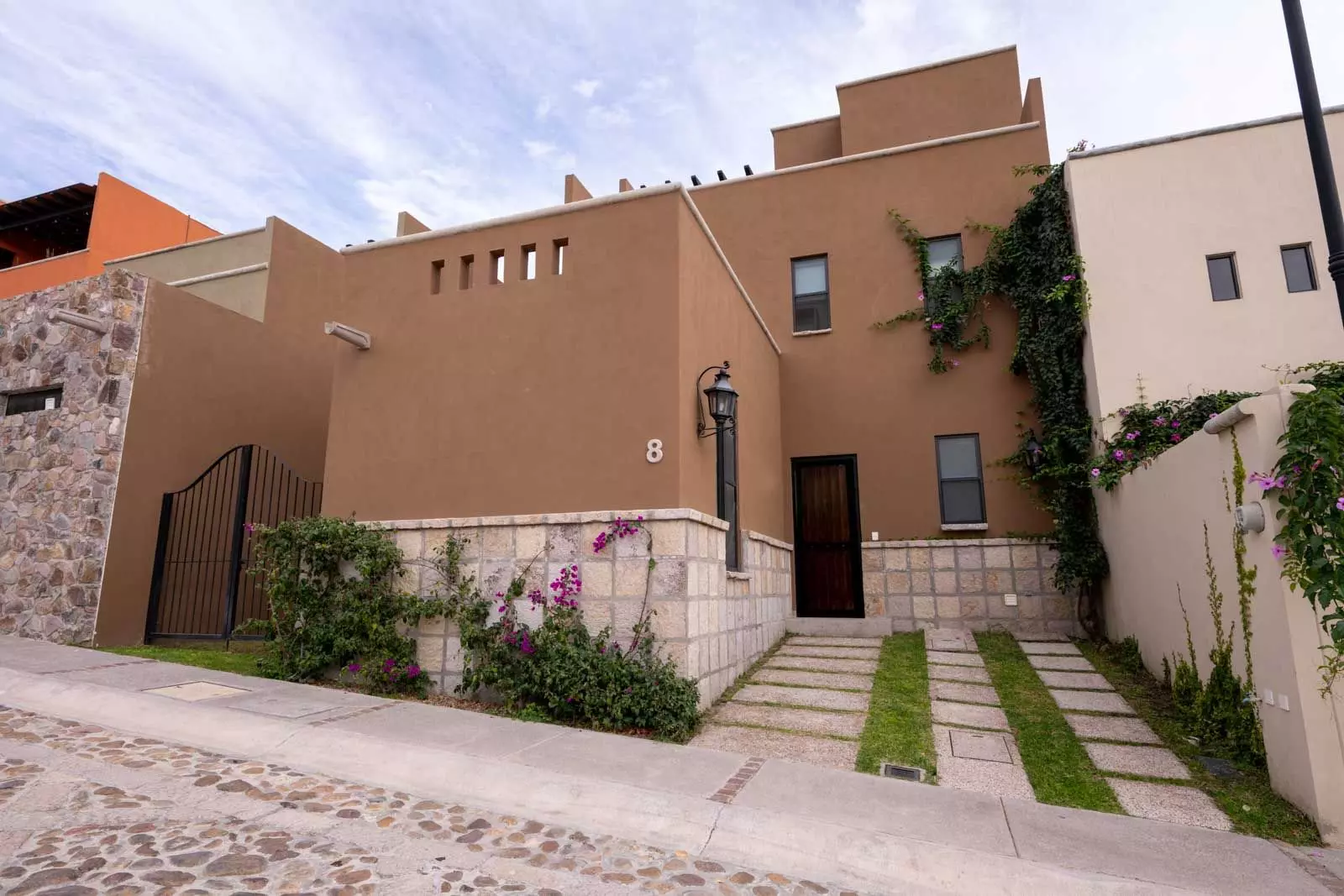 Casa dorada — photo 1 of 10