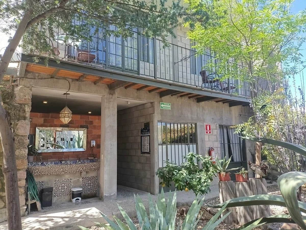 Plaza Comercial con uso de suelo mixto