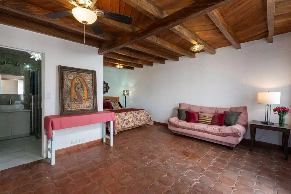 Villa Escondida — photo 2 of 10