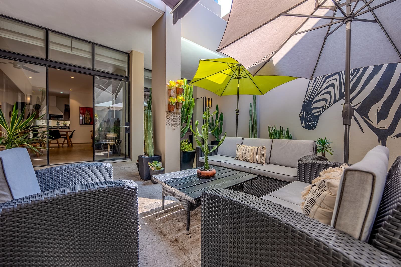 Modern Ground-Level Condo Near Centro — photo 1 of 10