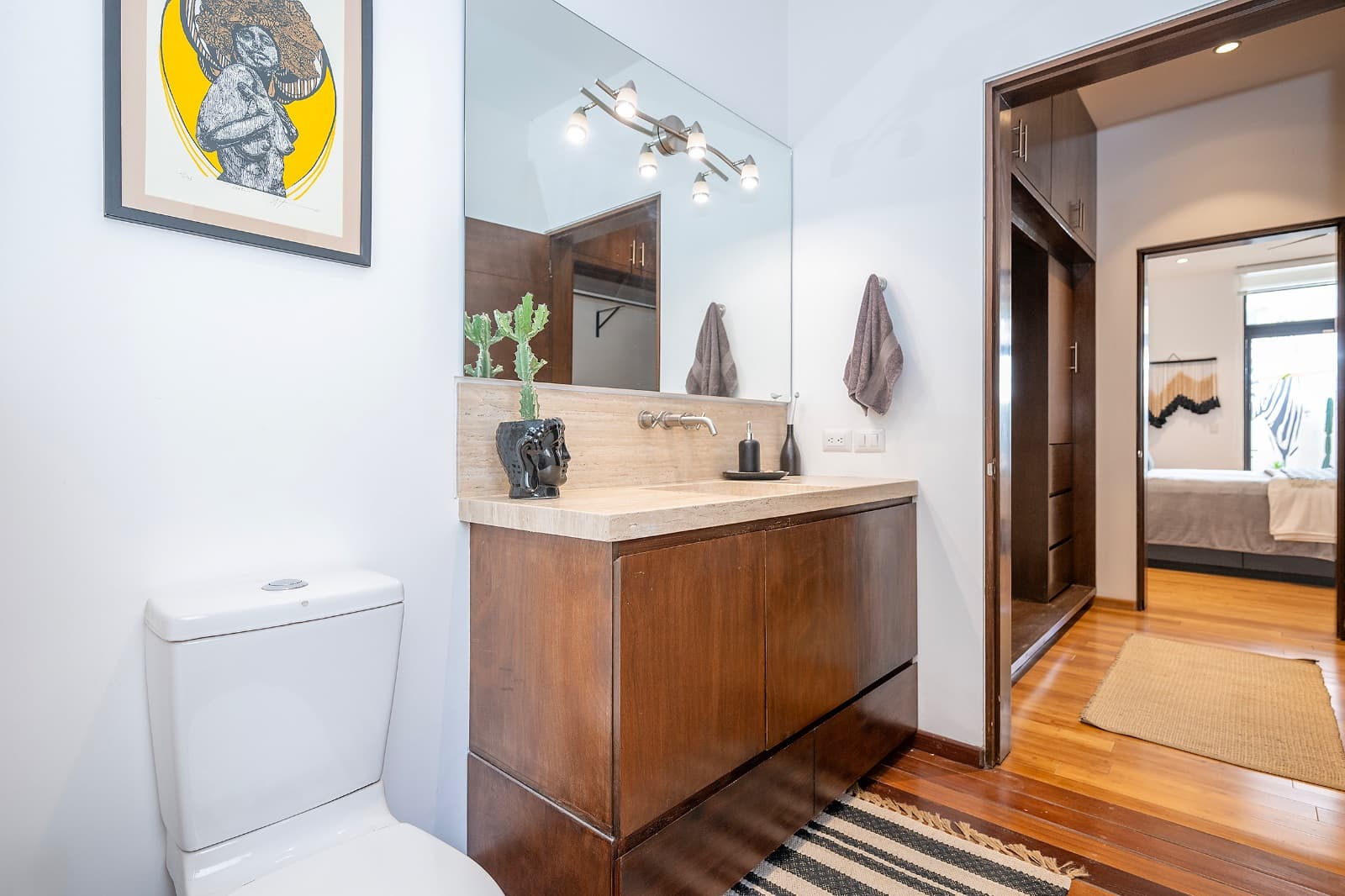 Modern Ground-Level Condo Near Centro — photo 6 of 10