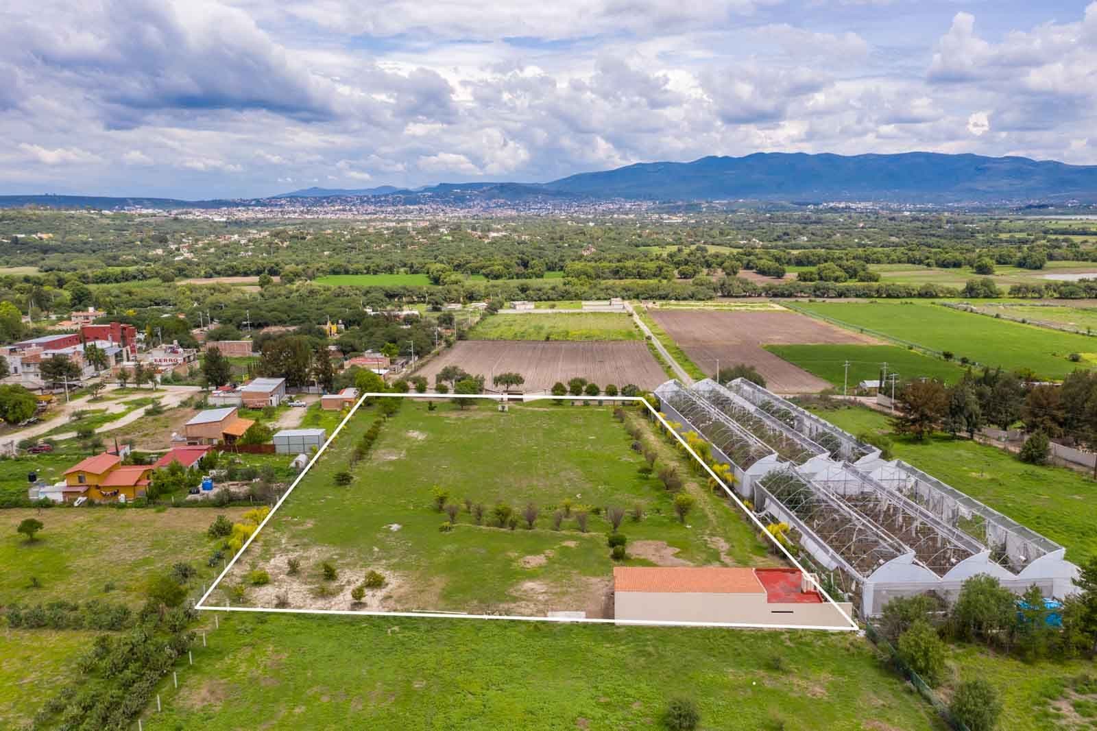 La Vivienda lot — photo 4 of 10