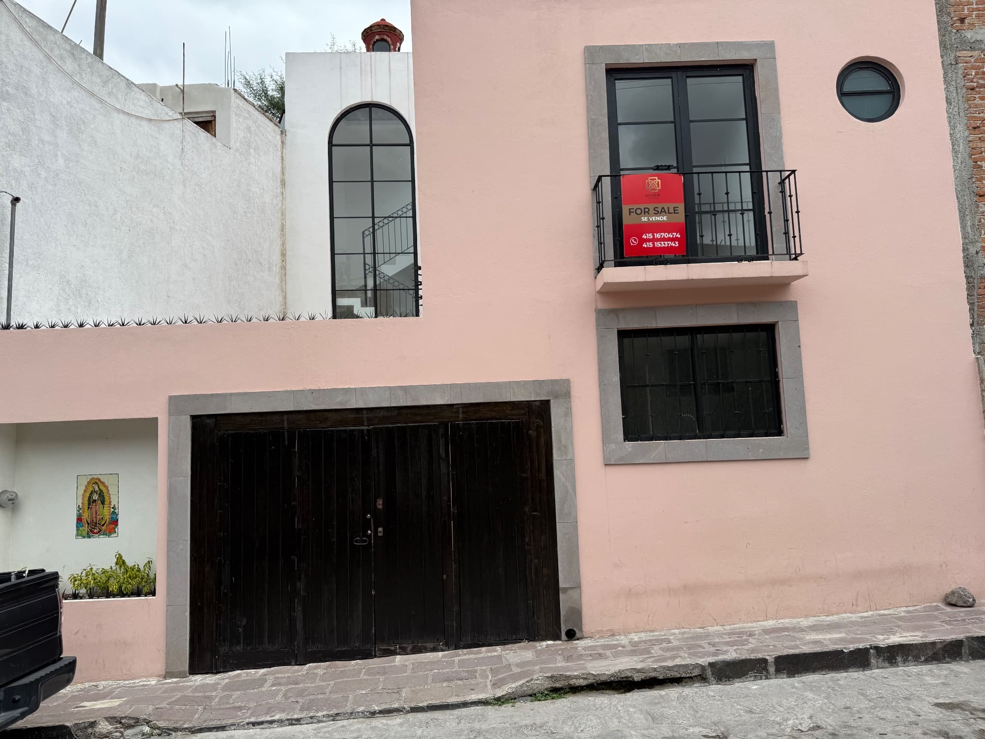 CASA VILLANUEVA — photo 1 of 9